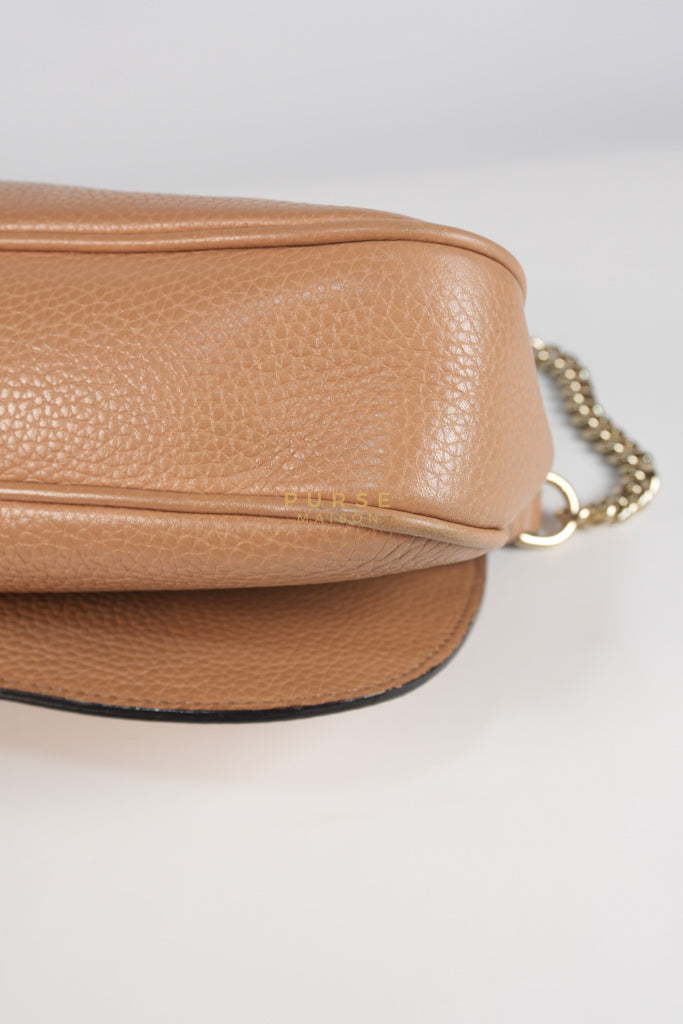Soho Disco Long Flap Sling Tassel Bag in Beige Grained Calfskin Leather | Purse Maison Luxury Bags Shop