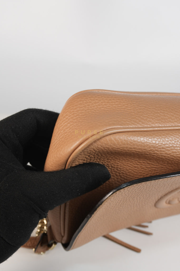 Soho Disco Long Flap Sling Tassel Bag in Beige Grained Calfskin Leather | Purse Maison Luxury Bags Shop