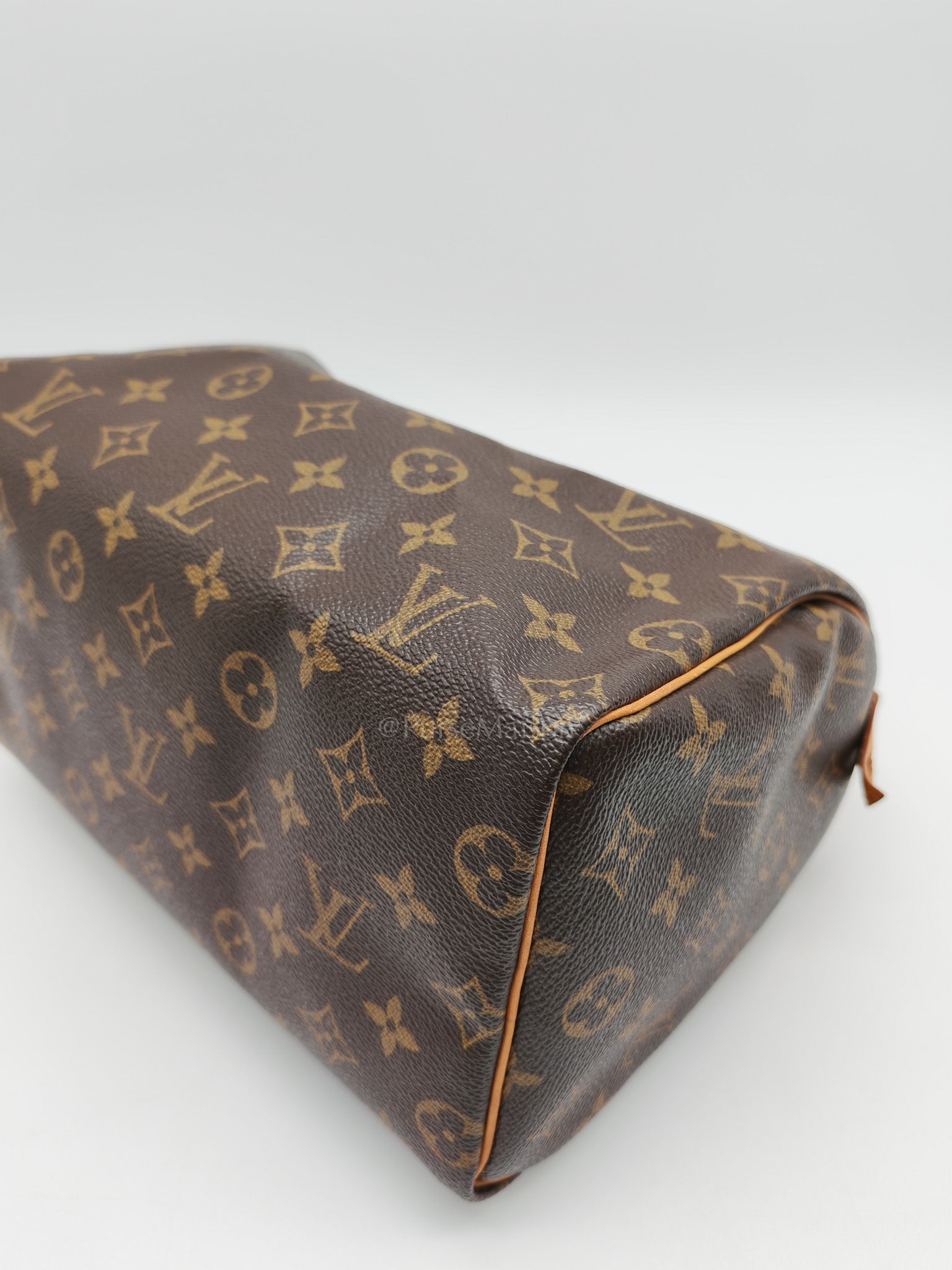 Speedy 25 Bag in Monogram Canvas & Aged Gold Hardware (Datecode: SP0052) | Purse Maison Luxury Bags Shop