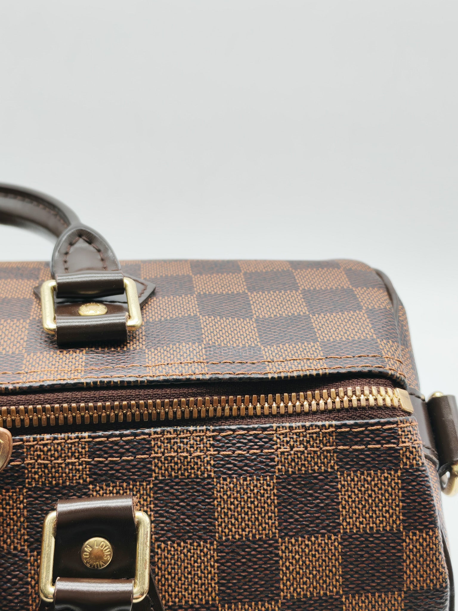Speedy 30 Bandoullier in Damier Ebene Canvas & Gold Hardware (Datecode: CT0134) | Purse Maison Luxury Bags Shop
