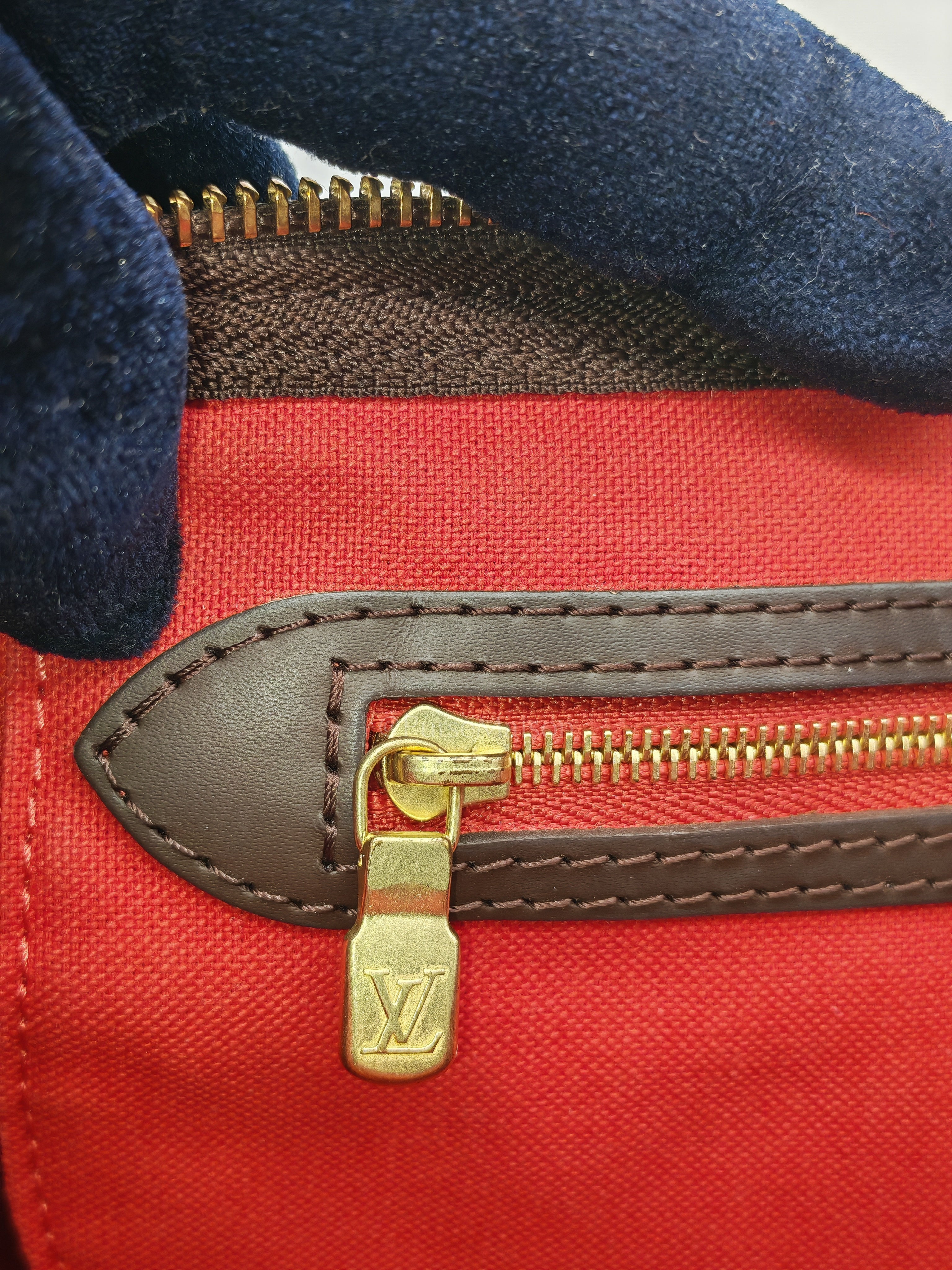 Speedy 30 in Damier Ebene Canvas & Gold Hardware Microchip | Purse Maison Luxury Bags Shop