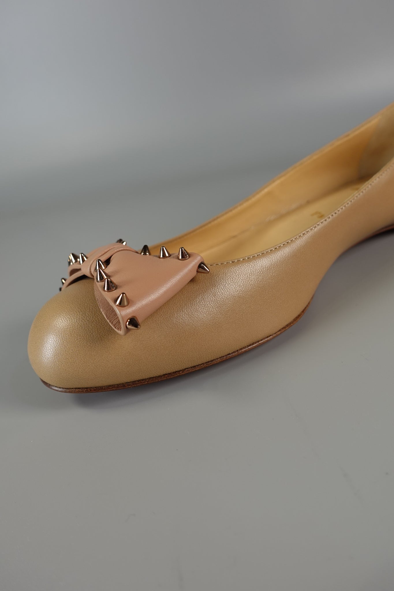 Spike Bow in Beige Leather Ballerina Size 39 (26cm) | Purse Maison Luxury Bags Shop