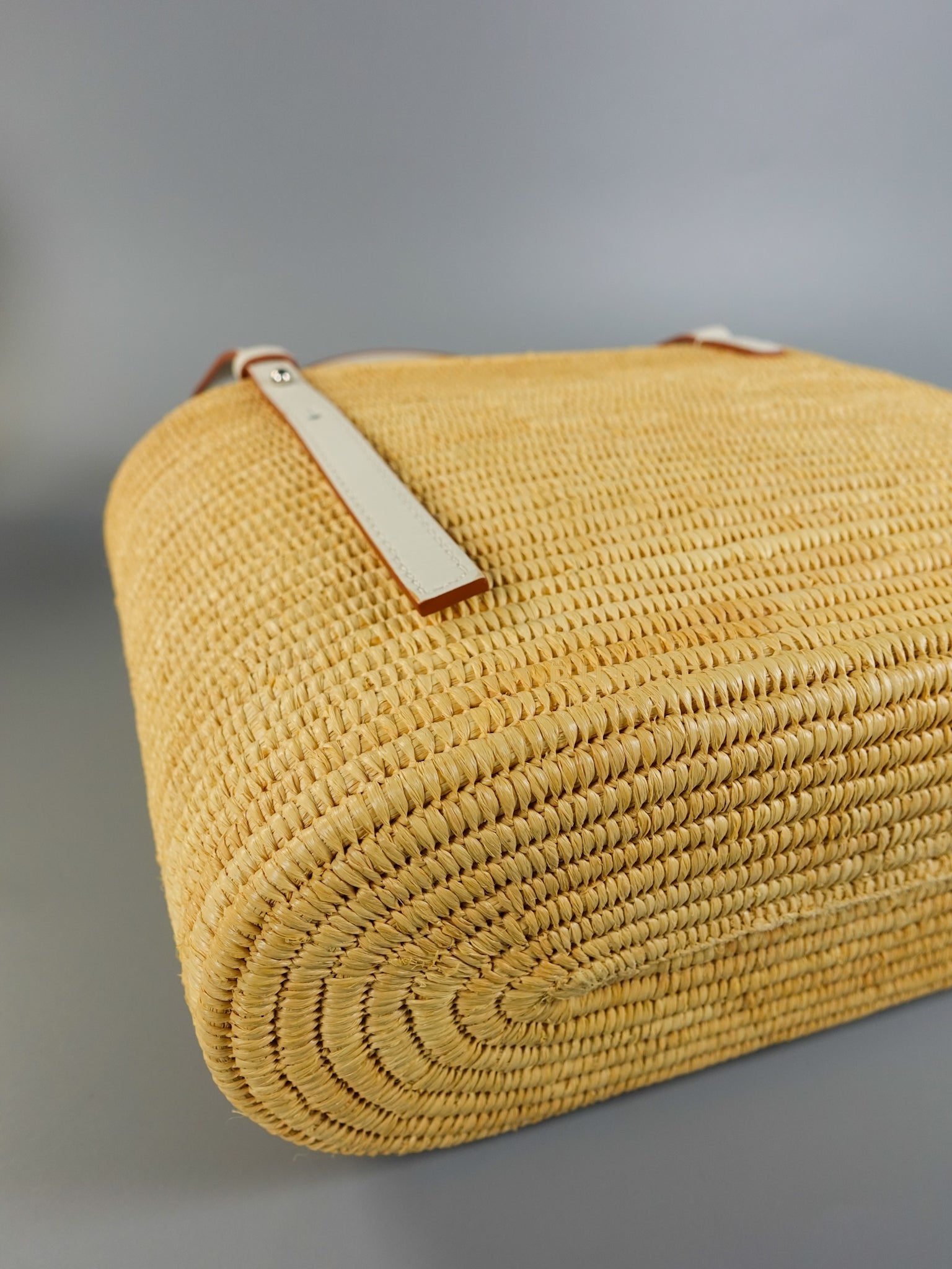 Square Basket Bag in Raffia and Calfskin (Natural/White) | Purse Maison Luxury Bags Shop