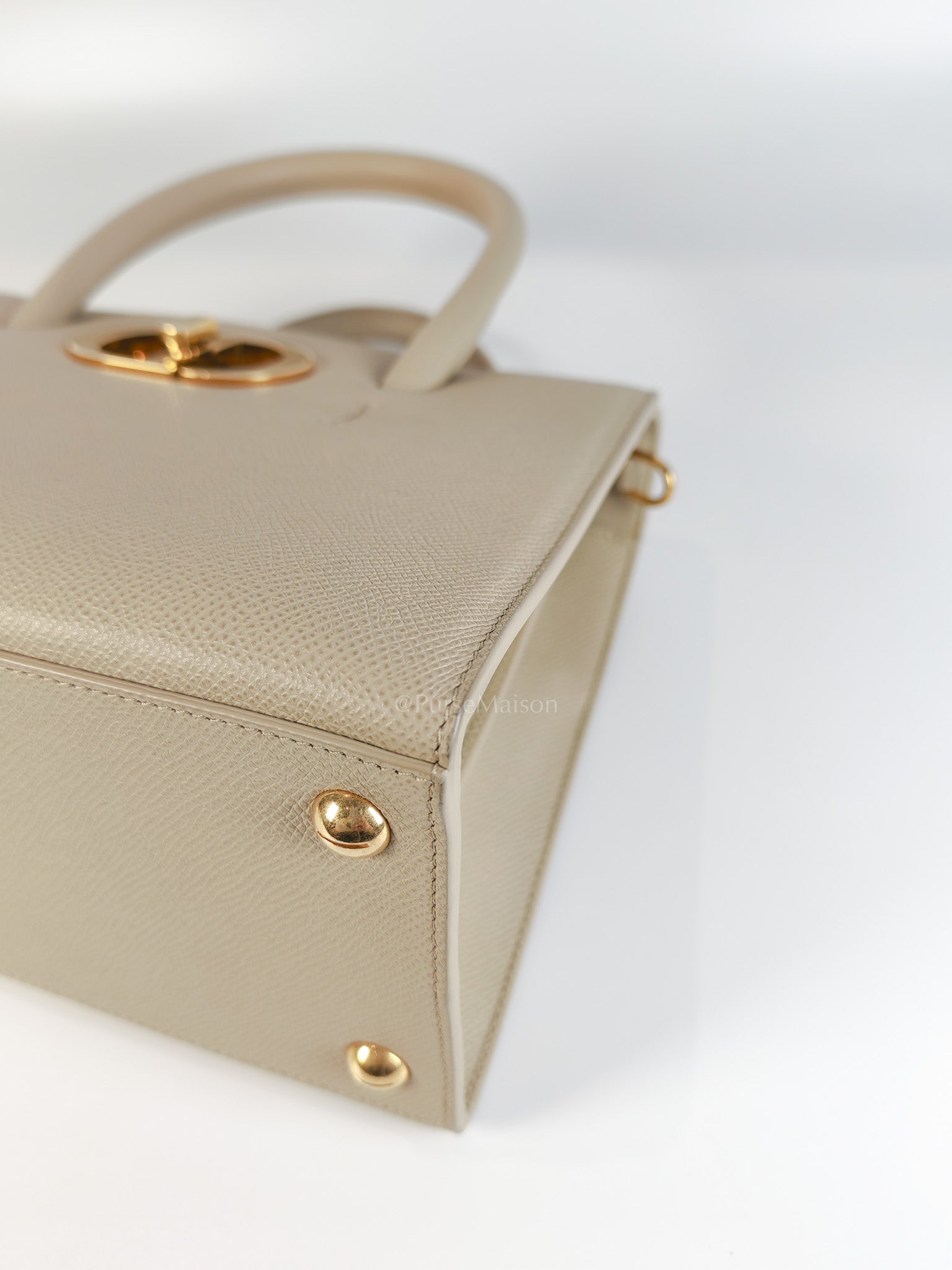 St Honoré Tote Bag Medium in Beige Grained Calfskin | Purse Maison Luxury Bags Shop