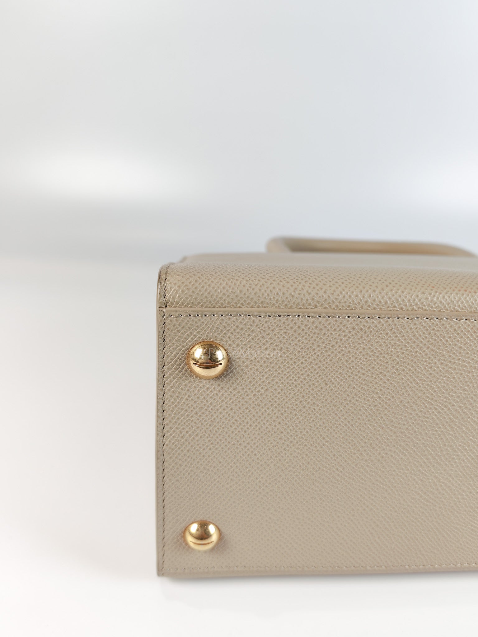 St Honoré Tote Bag Medium in Beige Grained Calfskin | Purse Maison Luxury Bags Shop