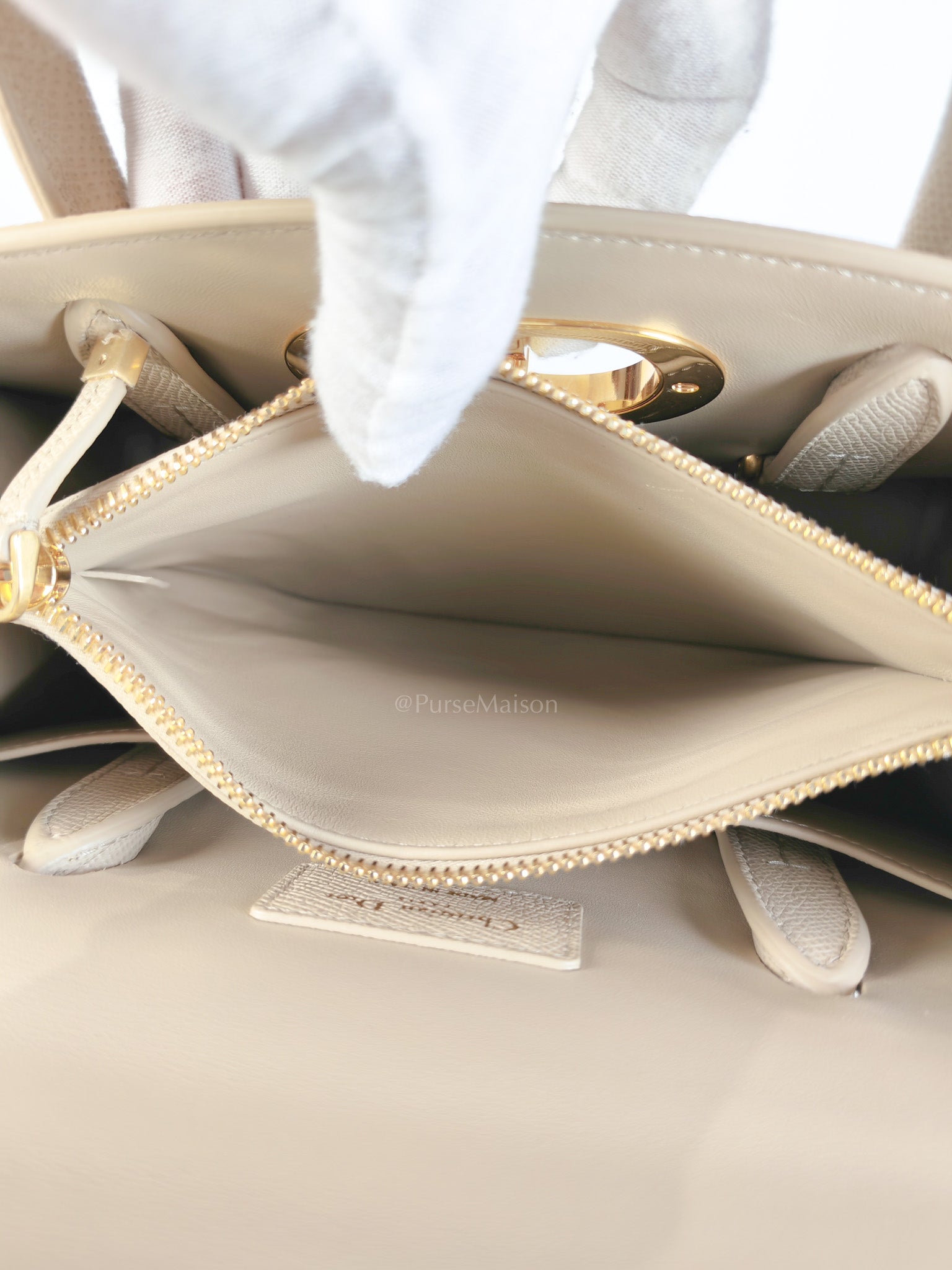 St Honoré Tote Bag Medium in Beige Grained Calfskin | Purse Maison Luxury Bags Shop