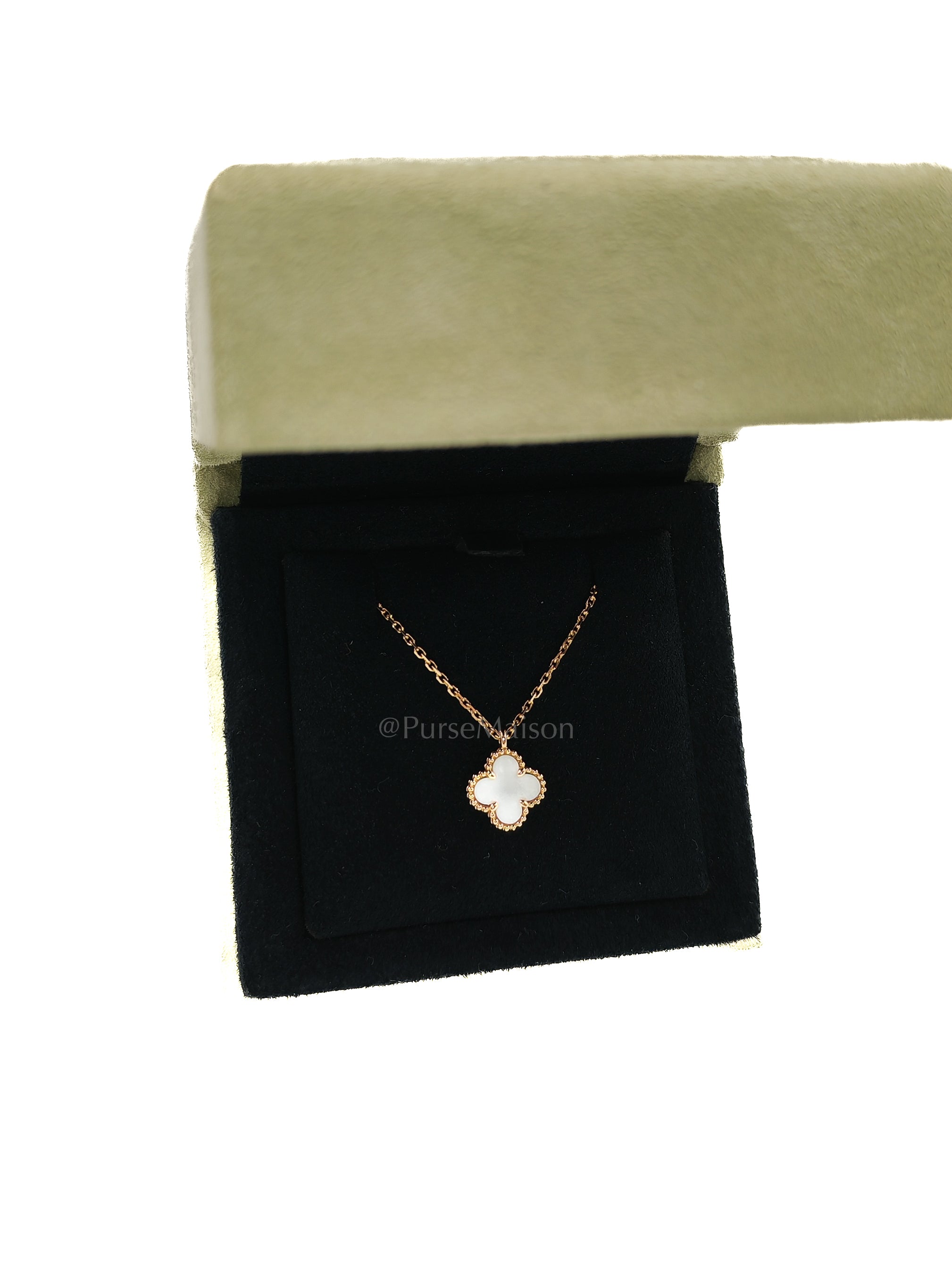 Sweet Alhambra White Mother of Pearl Pendant & Yellow Gold Necklace Year 2021 | Purse Maison Luxury Bags Shop