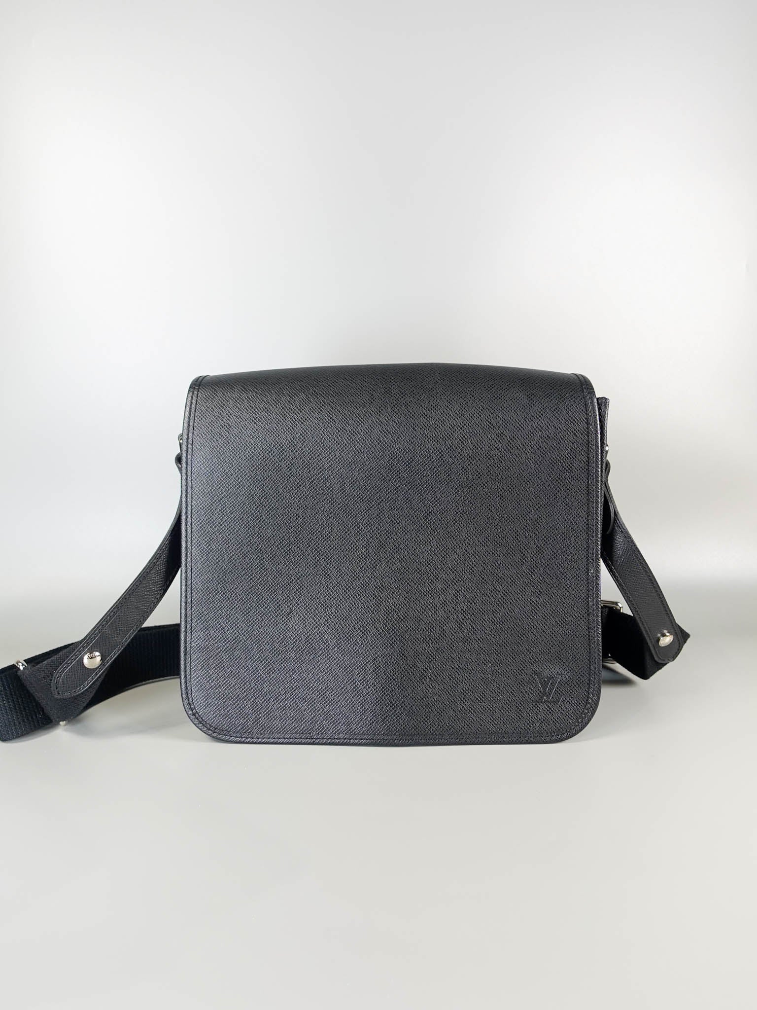 Taiga Andrei Ardoise Messenger Bag Black (Date code: SA2180) | Purse Maison Luxury Bags Shop