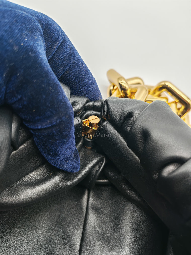 The Chain Pouch in Black Clafskin Leather Shoulder Bag | Purse Maison Luxury Bags Shop