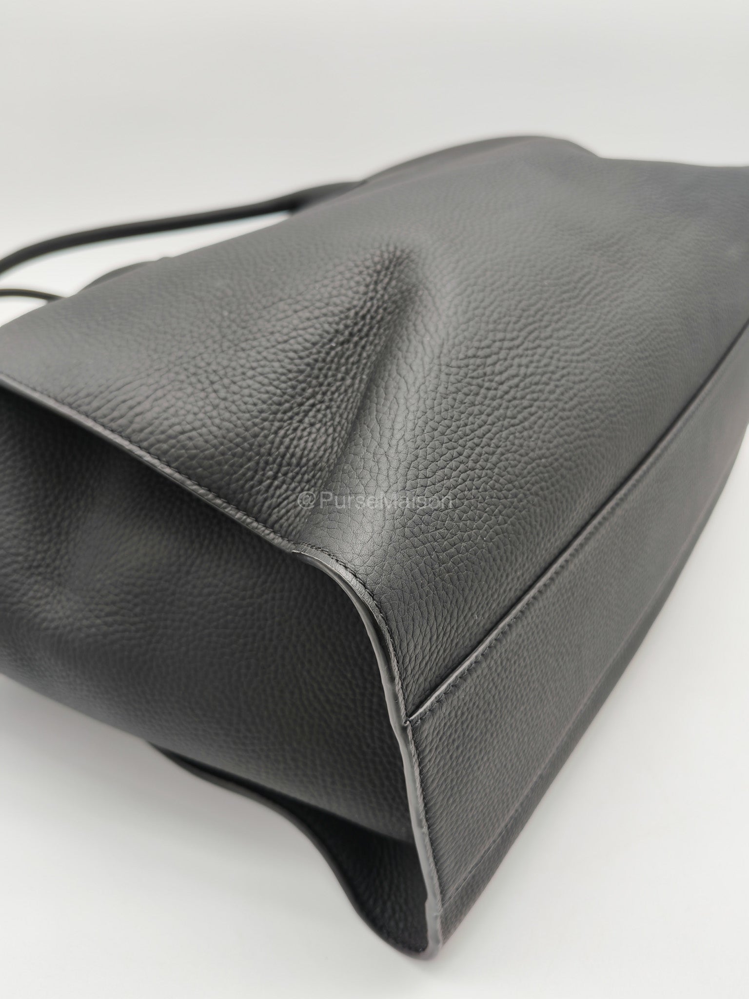 The Row Marlo 17 Tote Bag in Black Grained Calfskin Leather | Purse Maison Luxury Bags Shop