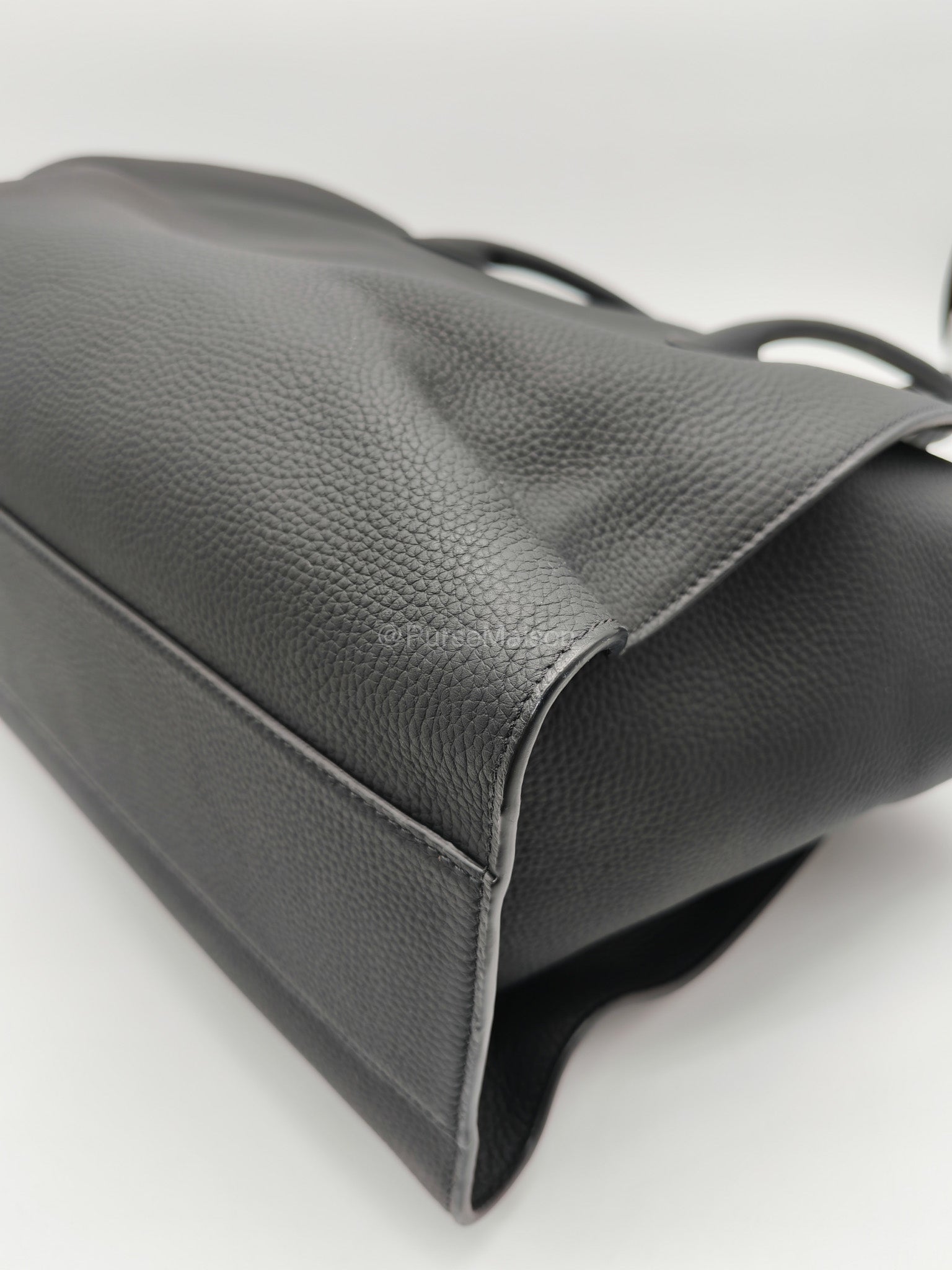 The Row Marlo 17 Tote Bag in Black Grained Calfskin Leather | Purse Maison Luxury Bags Shop