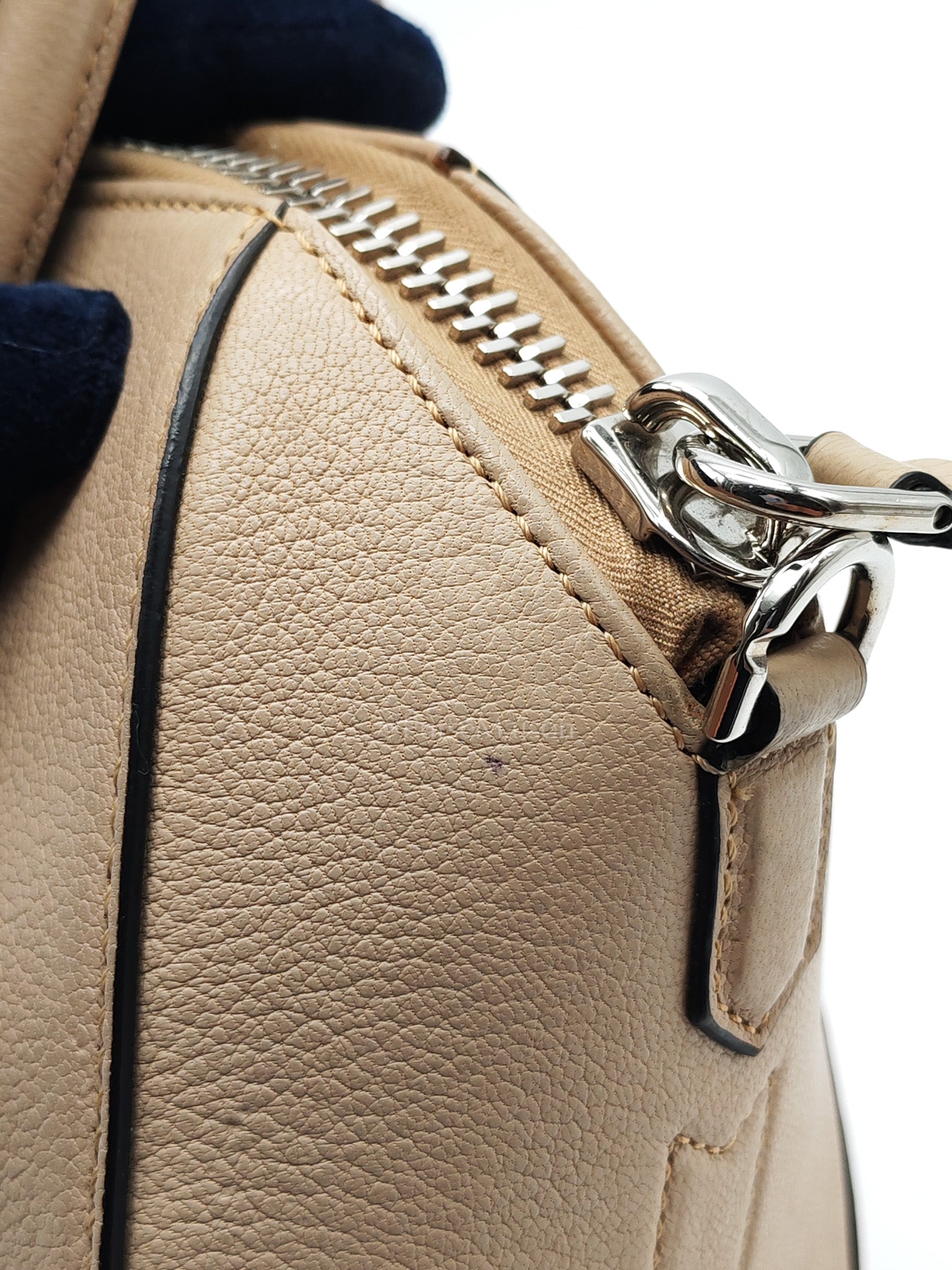 Antigona Mini In Nude Goatskin Leather & Silver Hardware