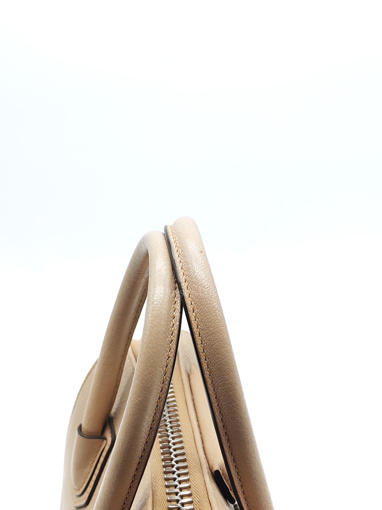 Antigona Mini In Nude Goatskin Leather & Silver Hardware