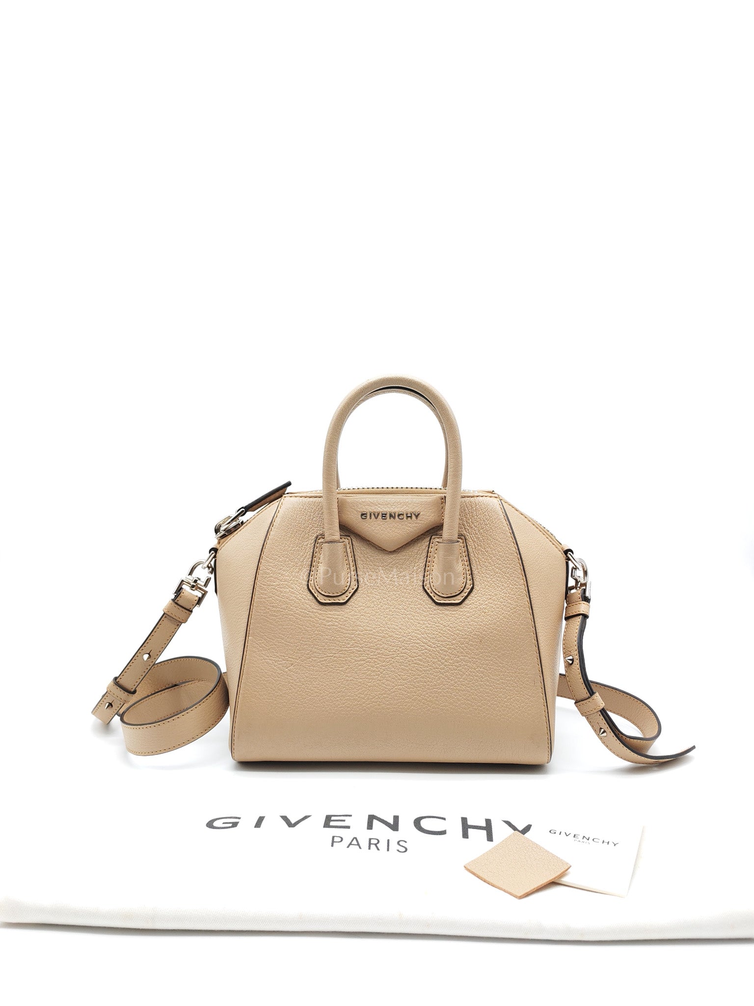 Antigona Mini In Nude Goatskin Leather & Silver Hardware
