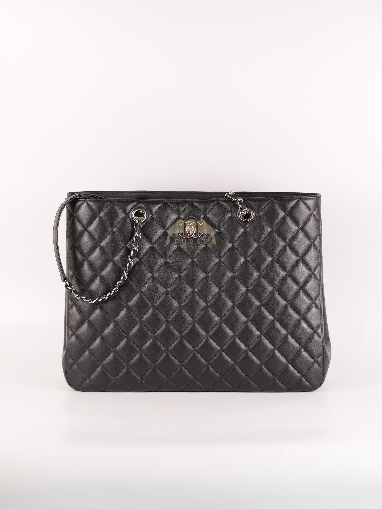 Timeless Classic Tote Bag in Black Quilted Calfskin Leather and Silver Hardware Series 21 | Purse Maison Luxury Bags Shop