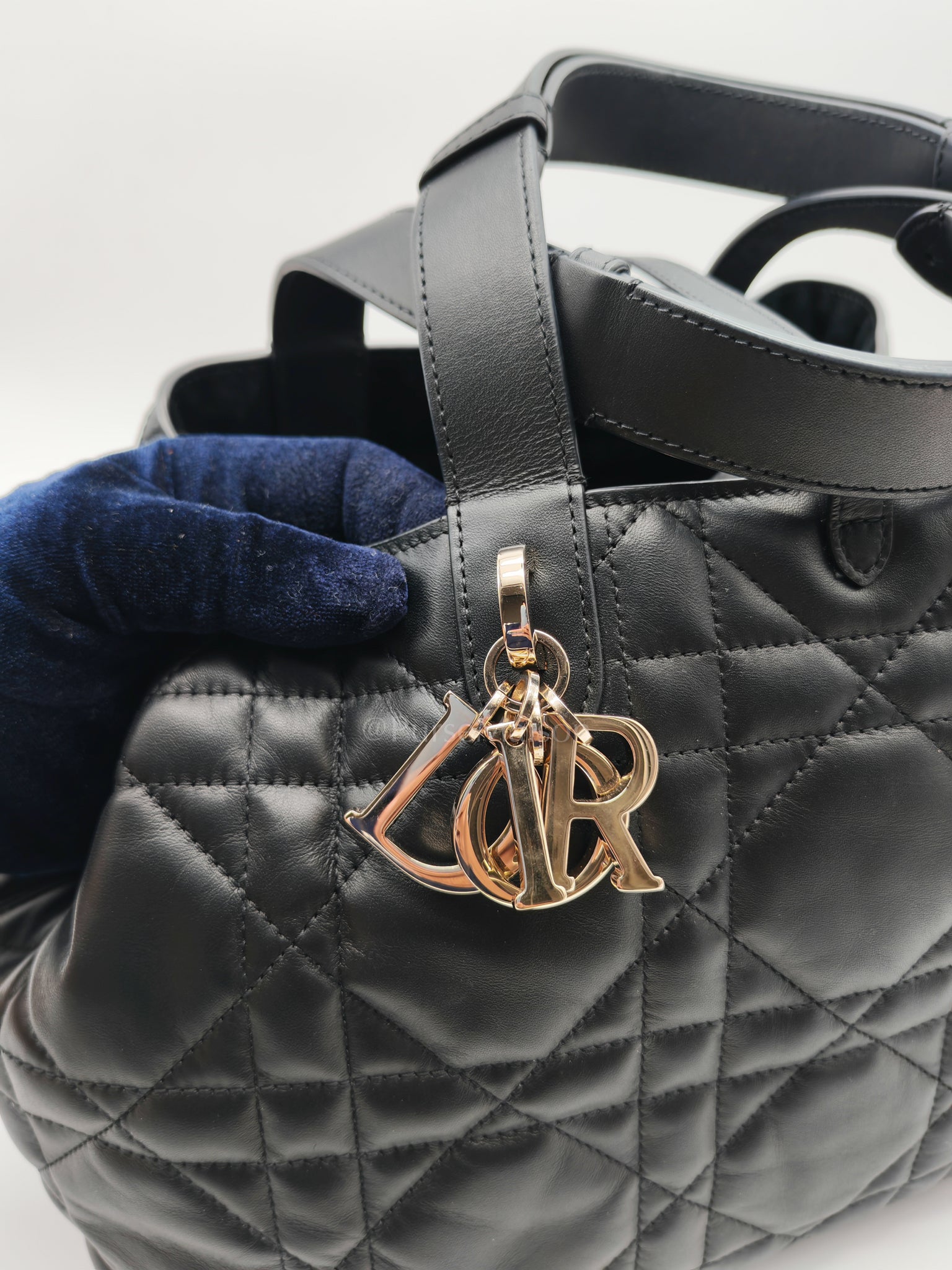 Toujours Medium in Black Lambskin Leather Hand Bag | Purse Maison Luxury Bags Shop