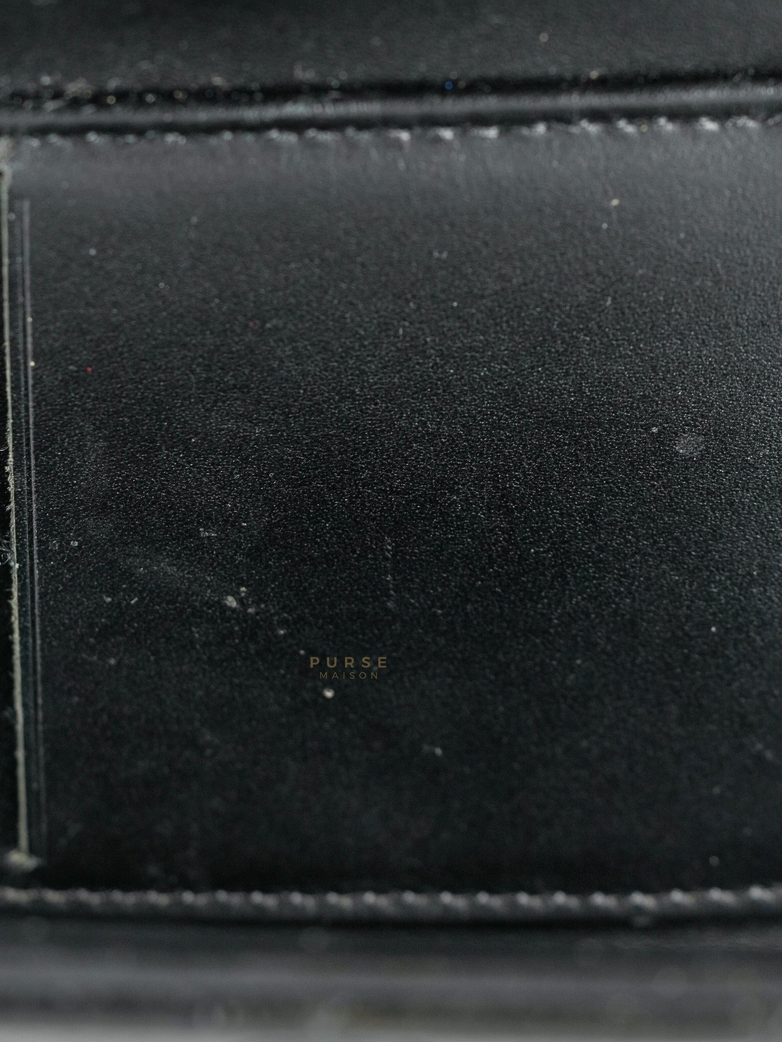 Tri-Fold Wallet in Caviar Leather and Silver Hardware Series 21 | Purse Maison Luxury Bags Shop