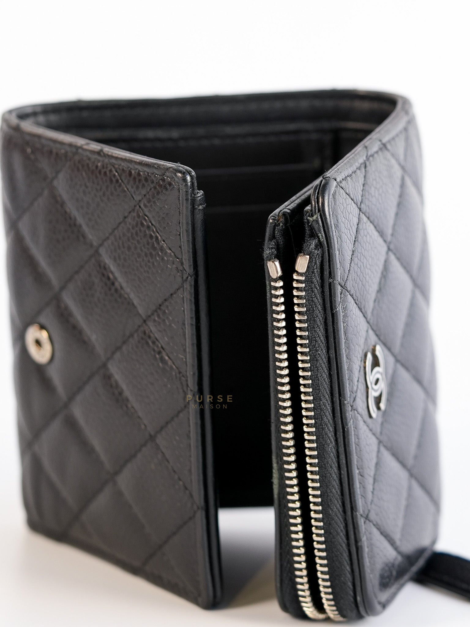 Tri-Fold Wallet in Caviar Leather and Silver Hardware Series 21 | Purse Maison Luxury Bags Shop