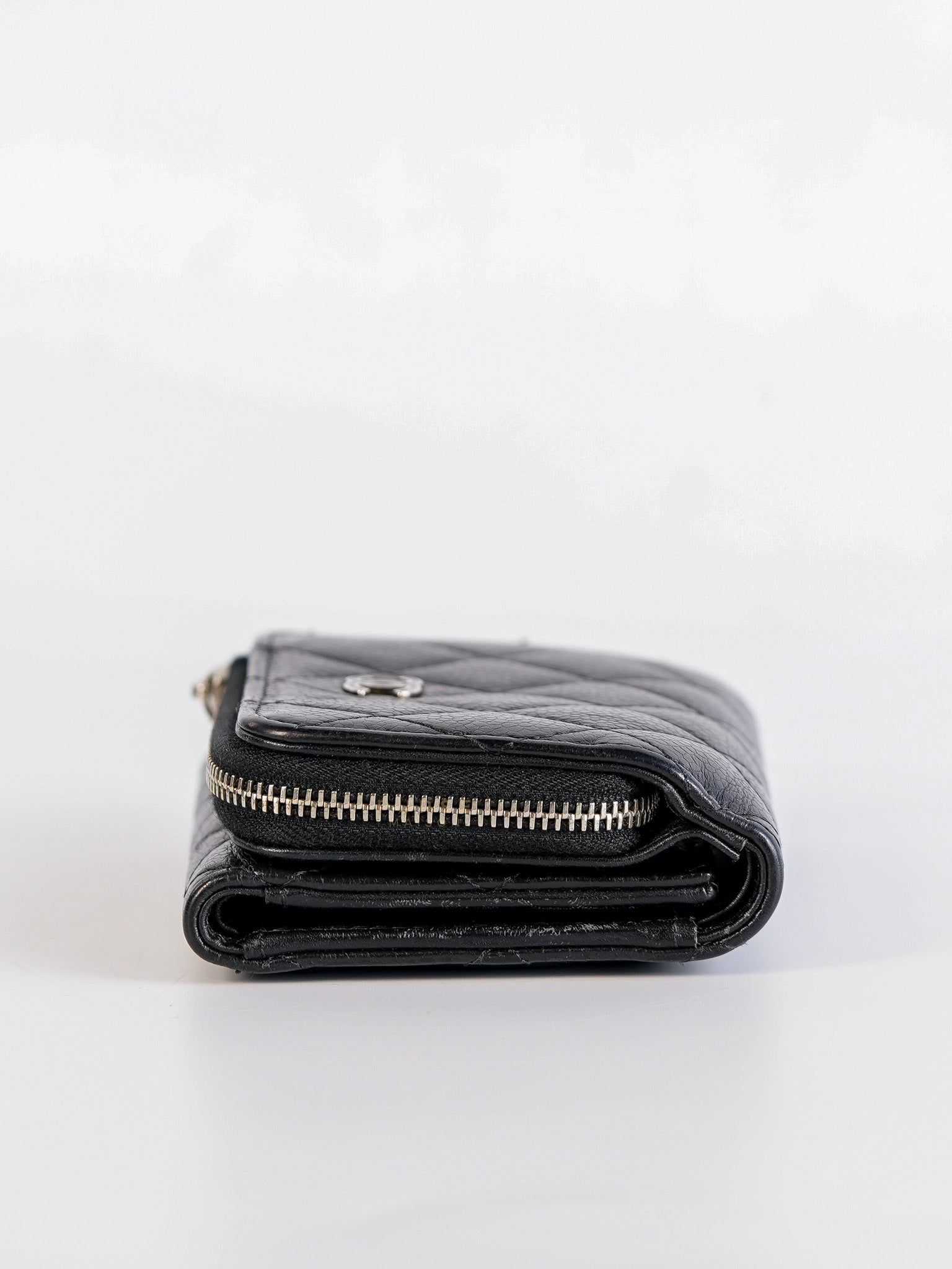 Tri-Fold Wallet in Caviar Leather and Silver Hardware Series 21 | Purse Maison Luxury Bags Shop