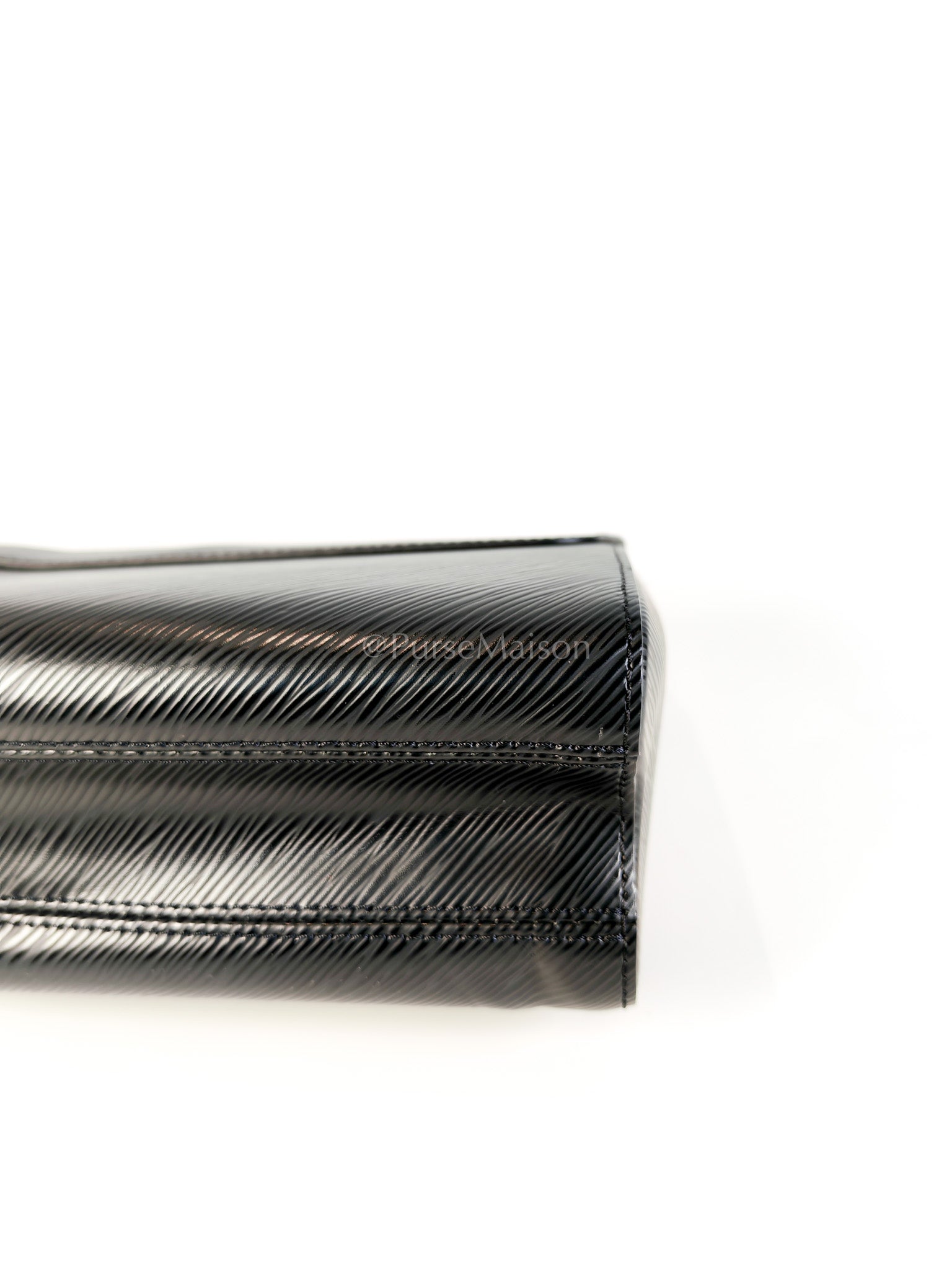 Twist Lock MM in Black Epi Leather Gold Hardware (Microchip) | Purse Maison Luxury Bags Shop