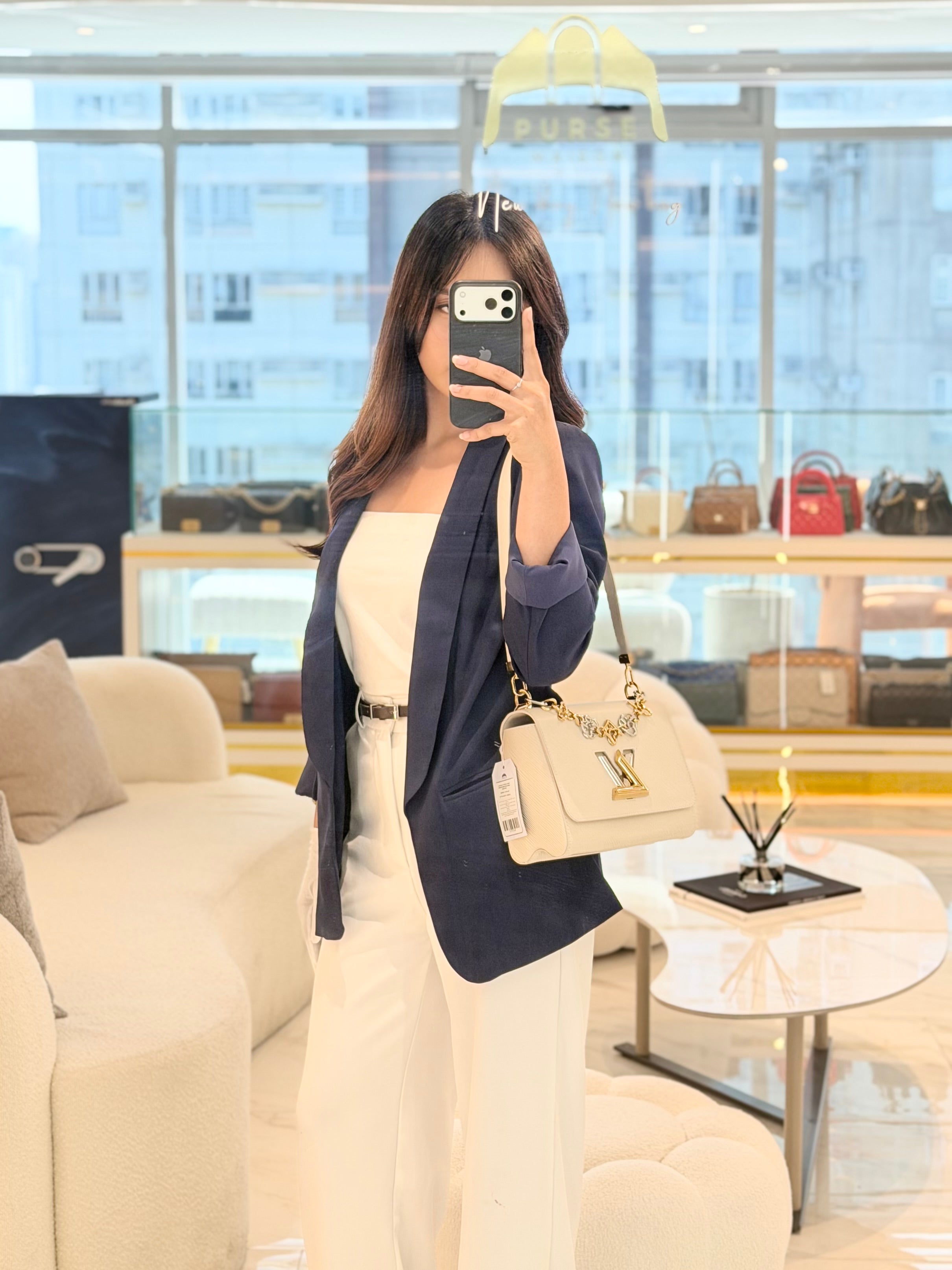 Twist Lock MM in Cream Epi Leather and Mixed Hardware Shoulder Bag (Microchip) | Purse Maison Luxury Bags Shop