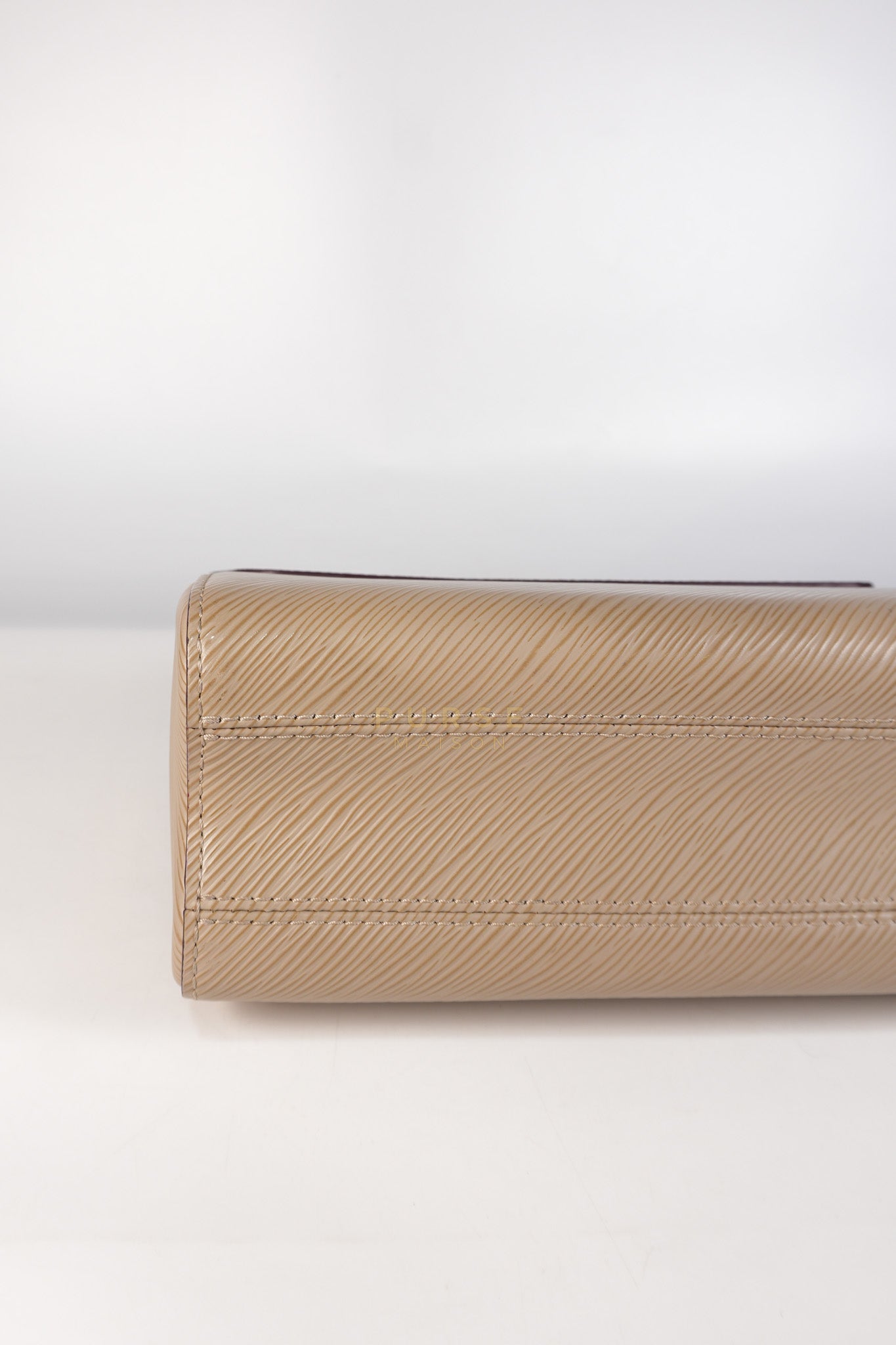 Twist Lock MM Shoulder Bag in Gallet Epi Leather Gold Hardware | Purse Maison Luxury Bags Shop