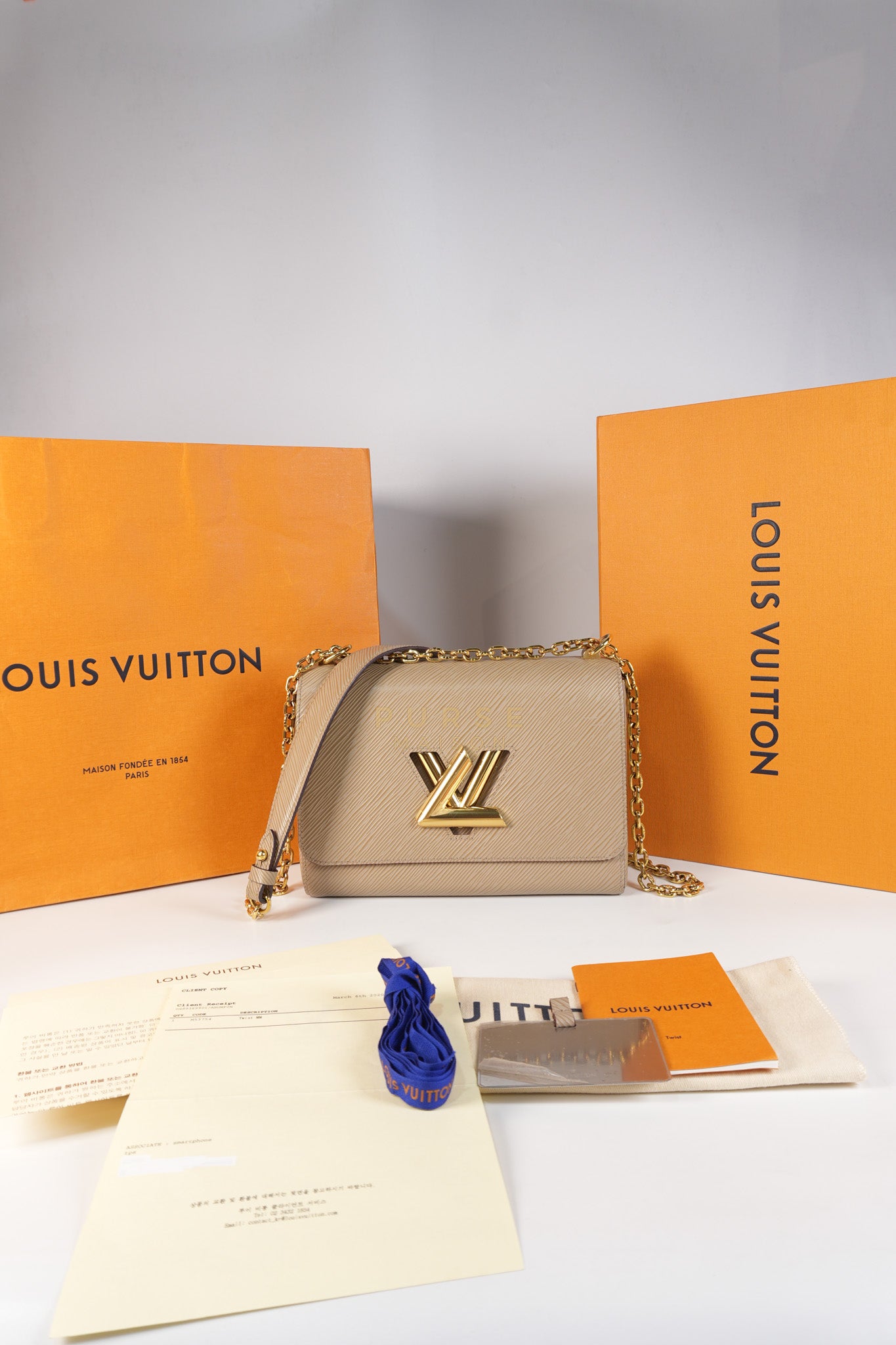 Twist Lock MM Shoulder Bag in Gallet Epi Leather Gold Hardware | Purse Maison Luxury Bags Shop