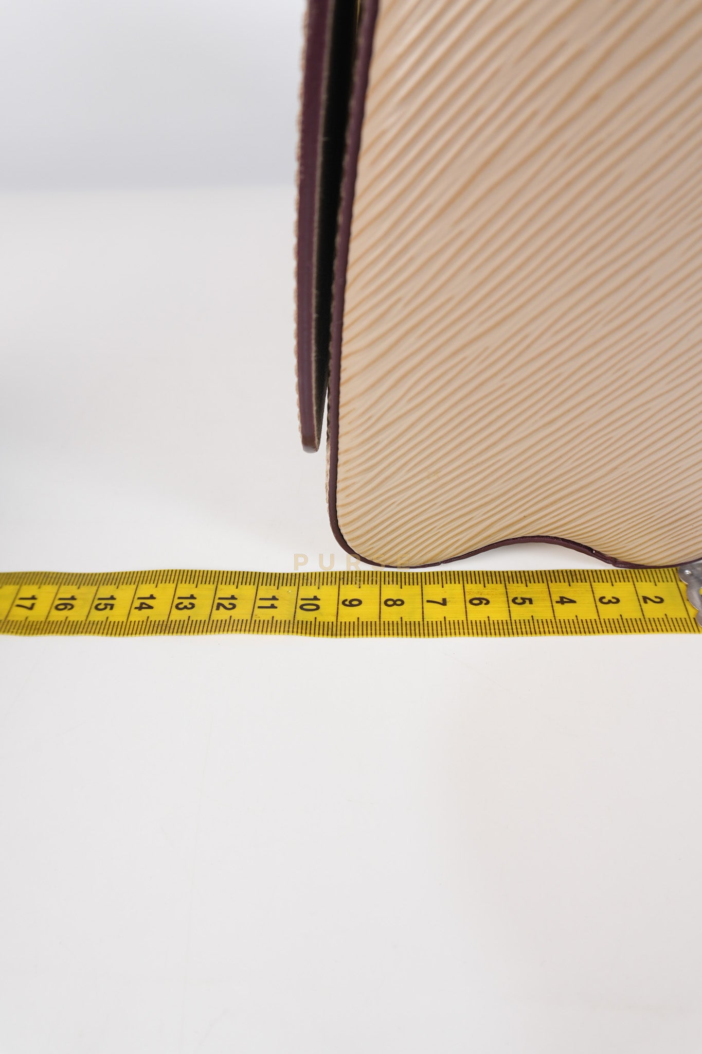 Twist Lock MM Shoulder Bag in Gallet Epi Leather Gold Hardware | Purse Maison Luxury Bags Shop