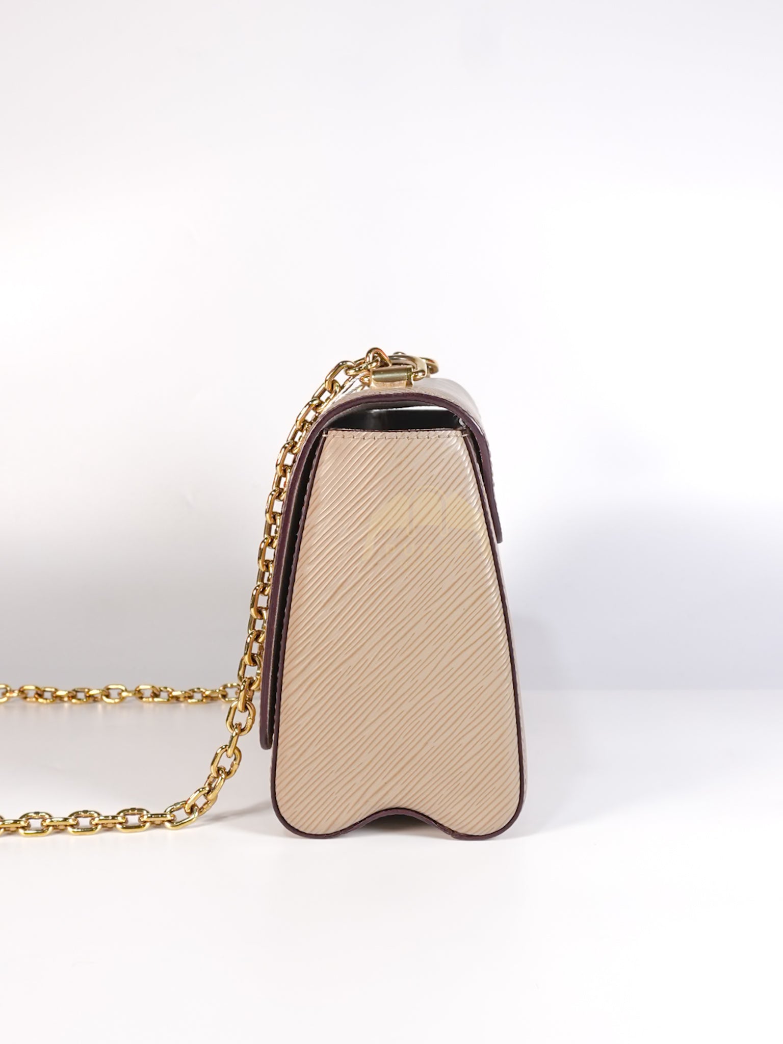 Twist Lock MM Shoulder Bag in Gallet Epi Leather Gold Hardware | Purse Maison Luxury Bags Shop