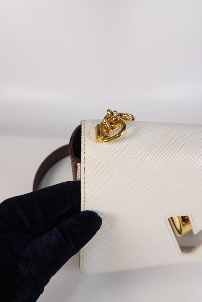 Twist MM Bi-color in Epi Leather and Gold Hardware (Date Code: AR1149) | Purse Maison Luxury Bags Shop