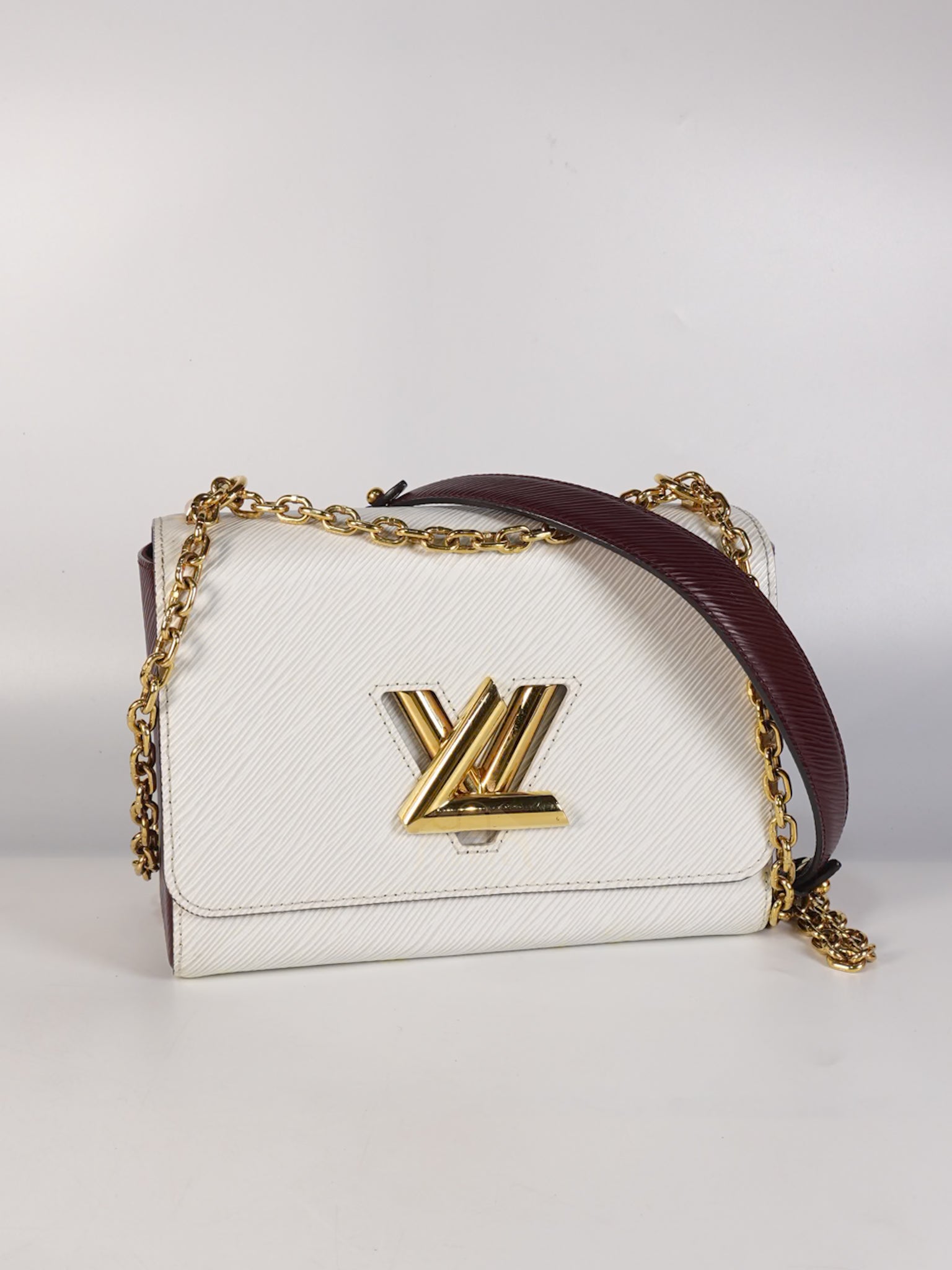 Twist MM Bi-color in Epi Leather and Gold Hardware (Date Code: AR1149) | Purse Maison Luxury Bags Shop