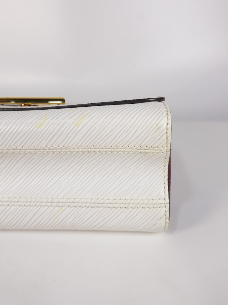 Twist MM Bi-color in Epi Leather and Gold Hardware (Date Code: AR1149) | Purse Maison Luxury Bags Shop