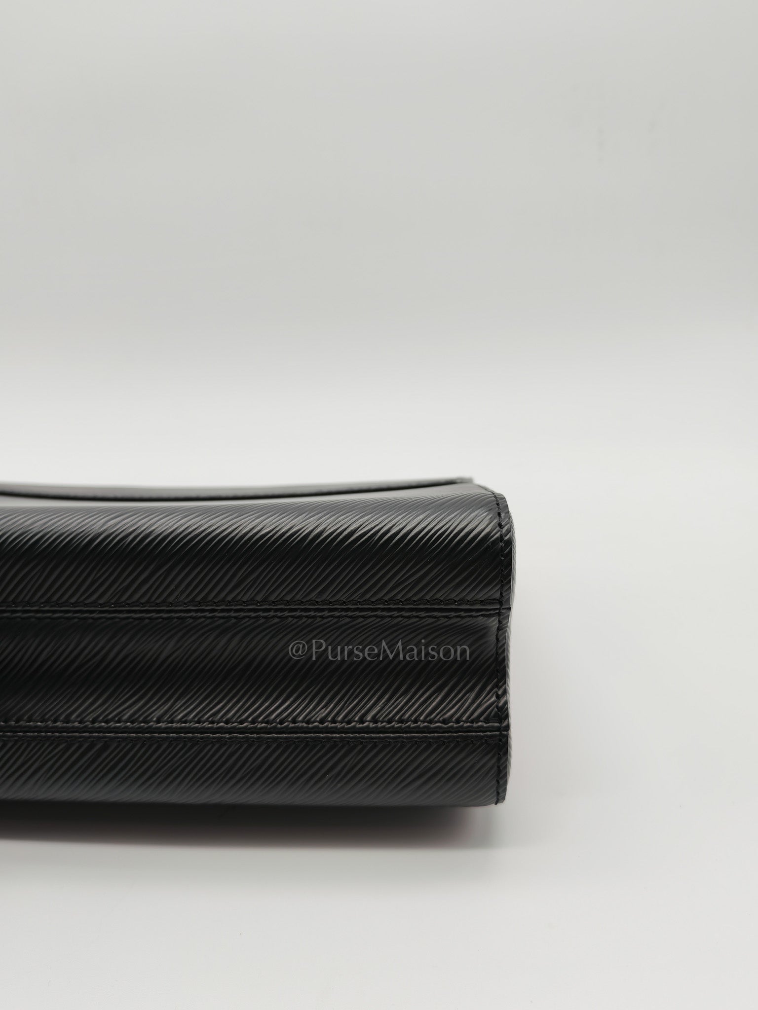 Twist MM Black Epi Leather in Silver Hardware (Microchip) | Purse Maison Luxury Bags Shop