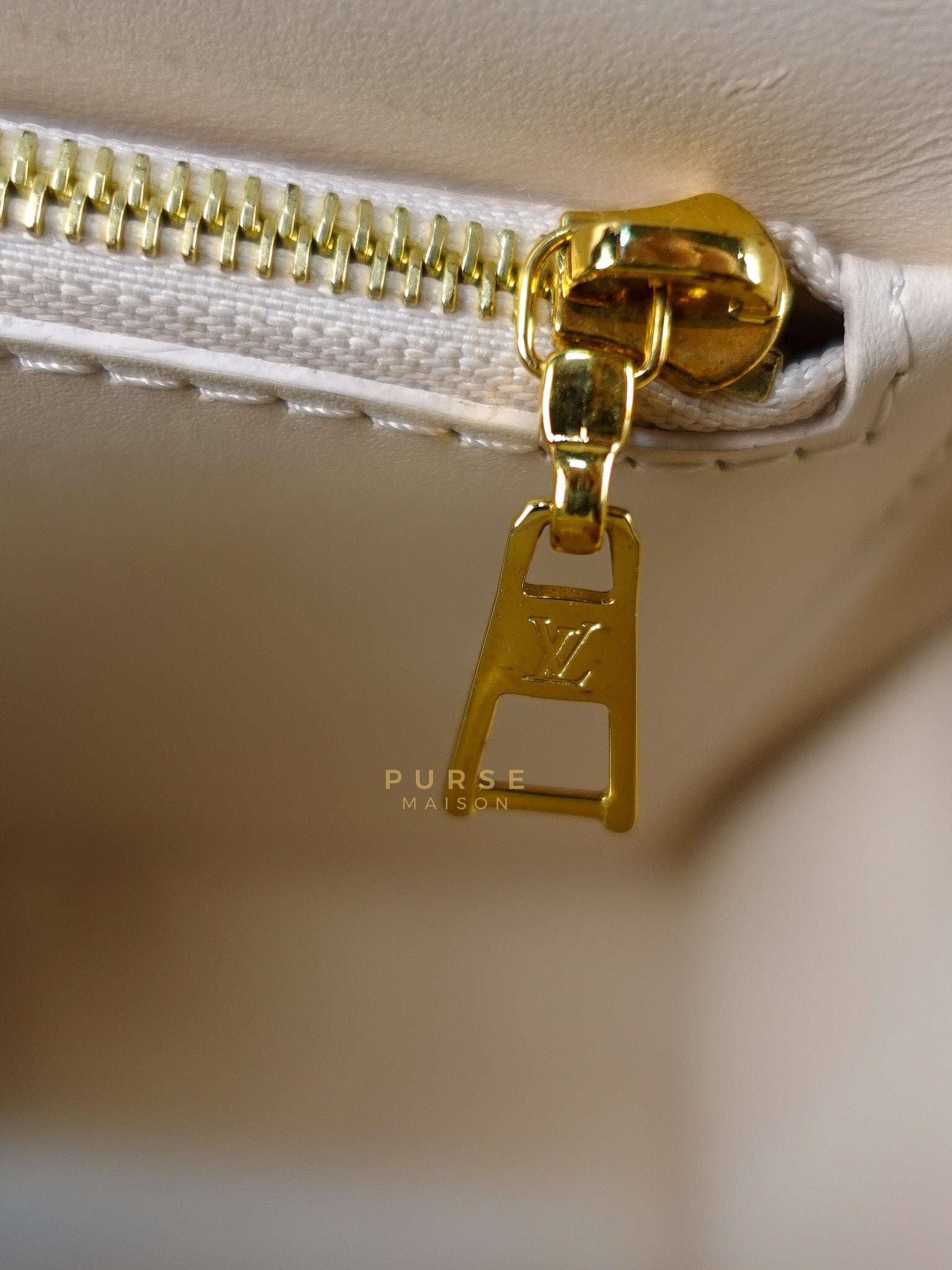 Twist PM Bag in Cream Epi Leather (Microchip) | Purse Maison Luxury Bags Shop