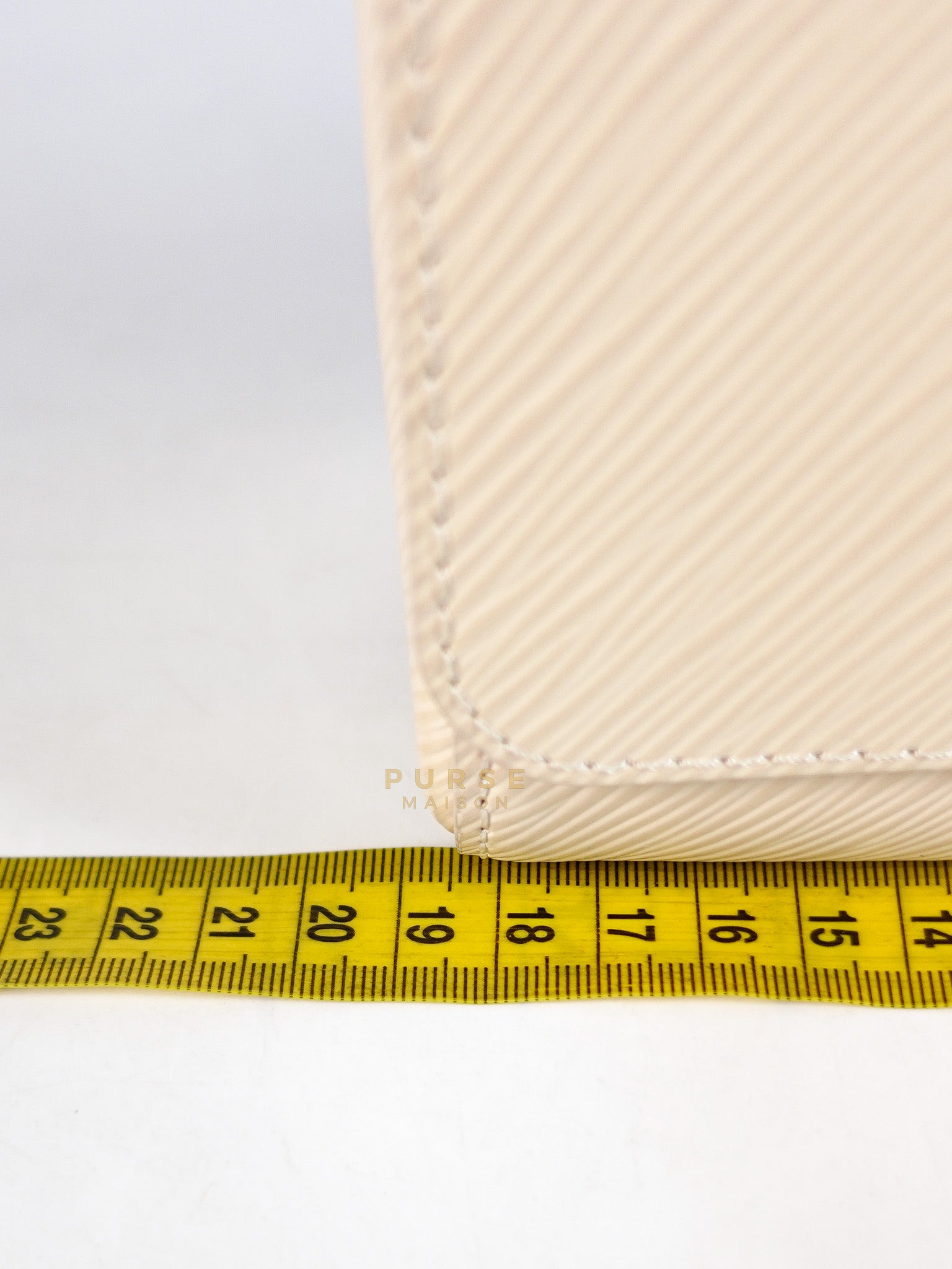 Twist PM Bag in Cream Epi Leather (Microchip) | Purse Maison Luxury Bags Shop
