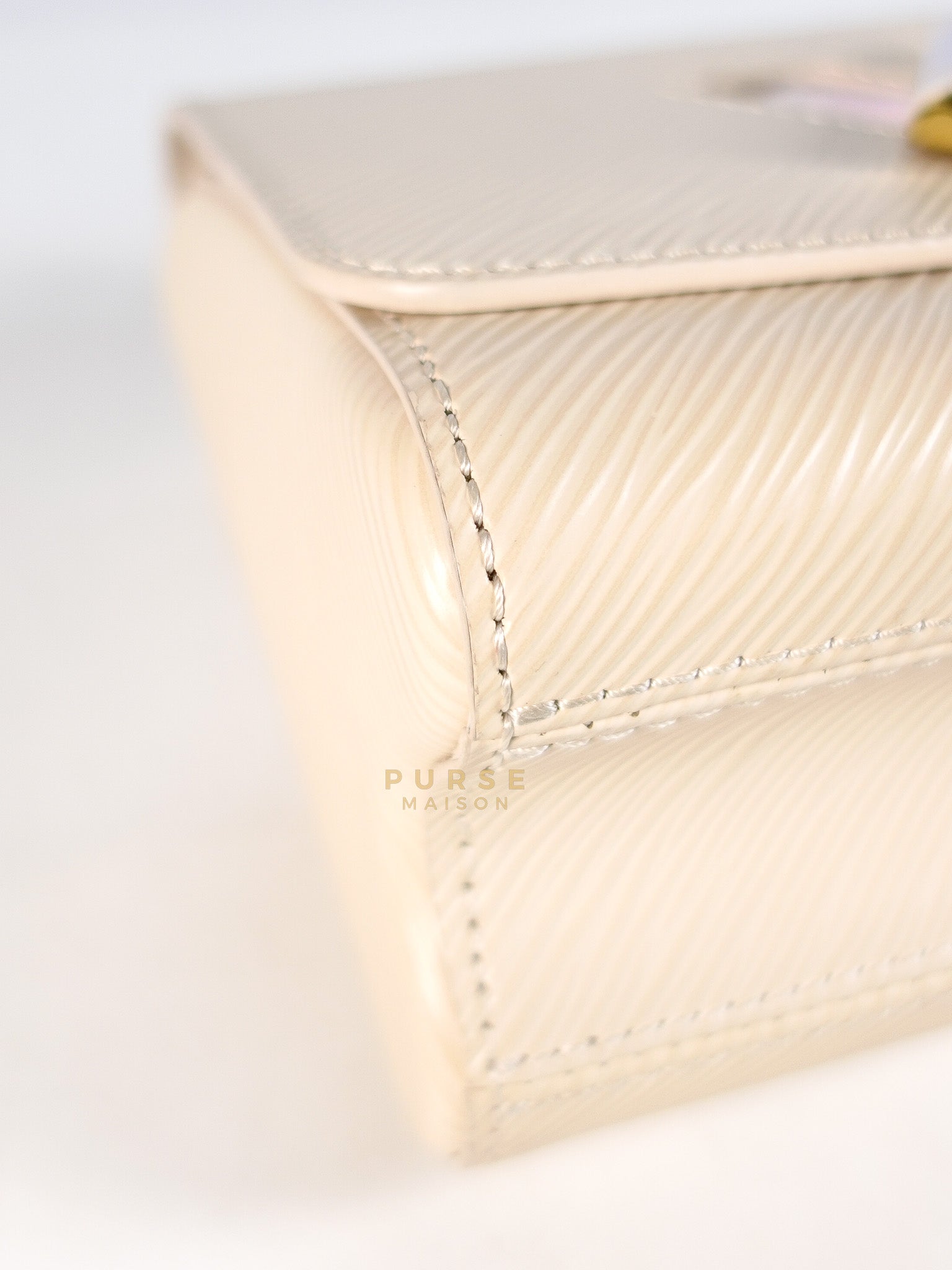 Twist PM Bag in Cream Epi Leather (Microchip) | Purse Maison Luxury Bags Shop