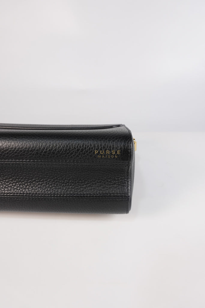 Twist Scrunchie MM in Black Grained Calfskin Leather Crossbody Bag | Purse Maison Luxury Bags Shop