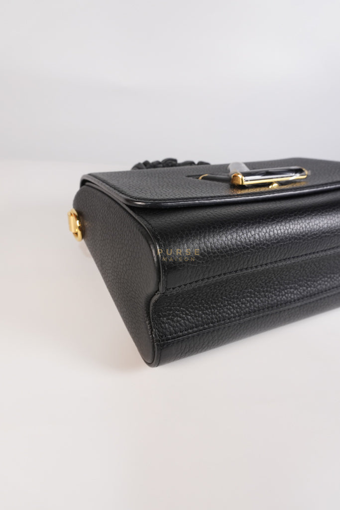 Twist Scrunchie MM in Black Grained Calfskin Leather Crossbody Bag | Purse Maison Luxury Bags Shop