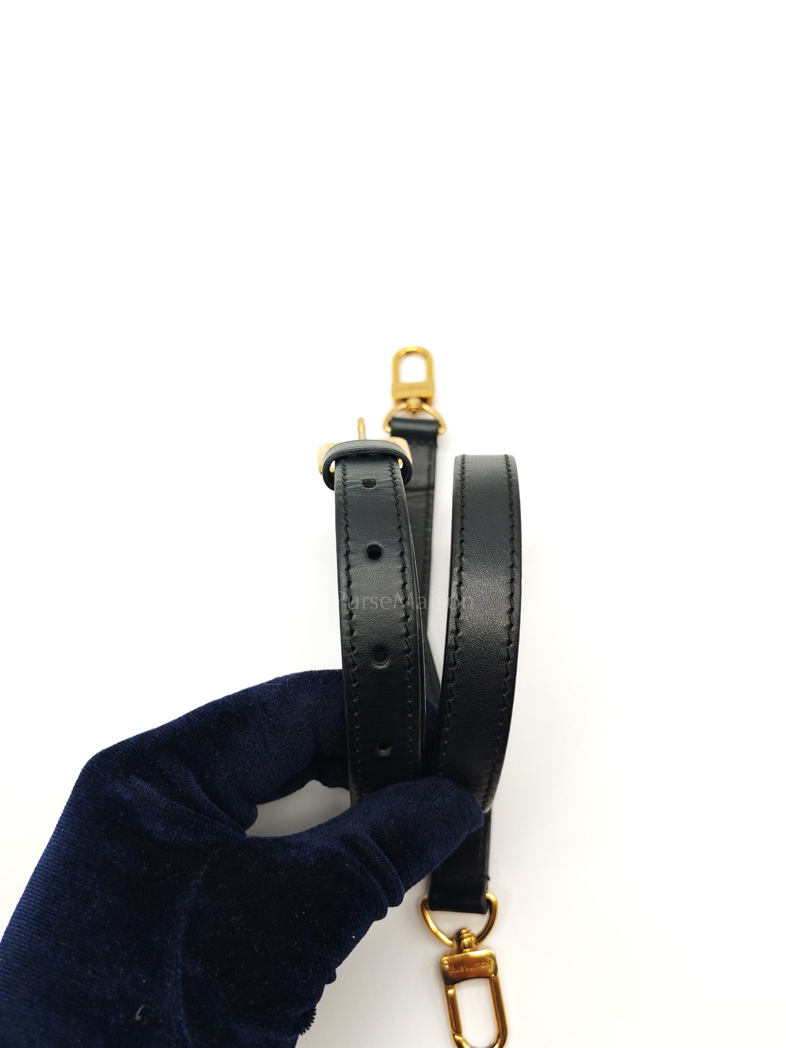 V Tote MM in Embossed Monogram Empreinte Leather & Gold Hardware (Datecode: CA3189) | Purse Maison Luxury Bags Shop