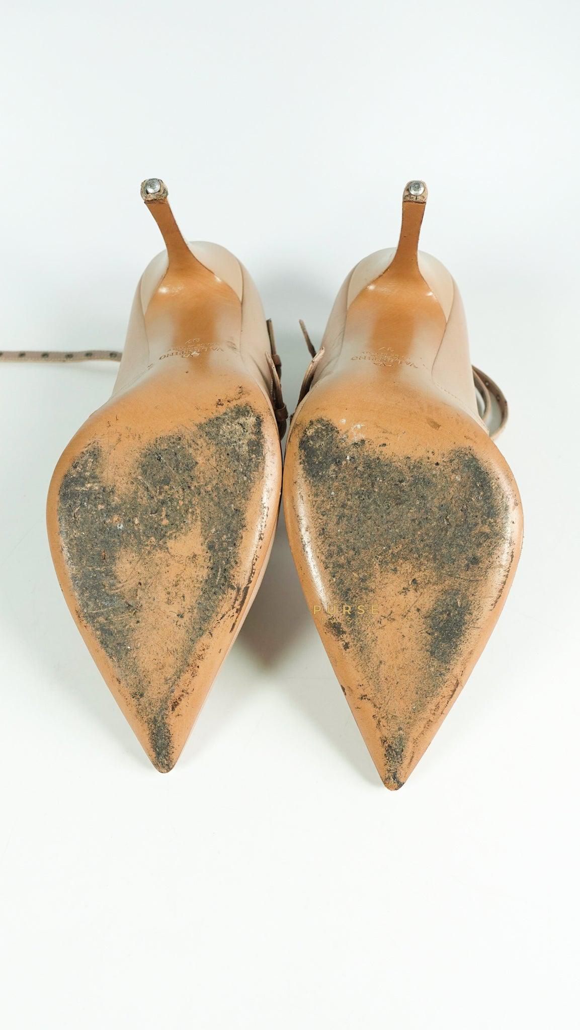 Valentino Garavani Nude Calf Love Latch Shoes (Size 37 EUR, 25cm)