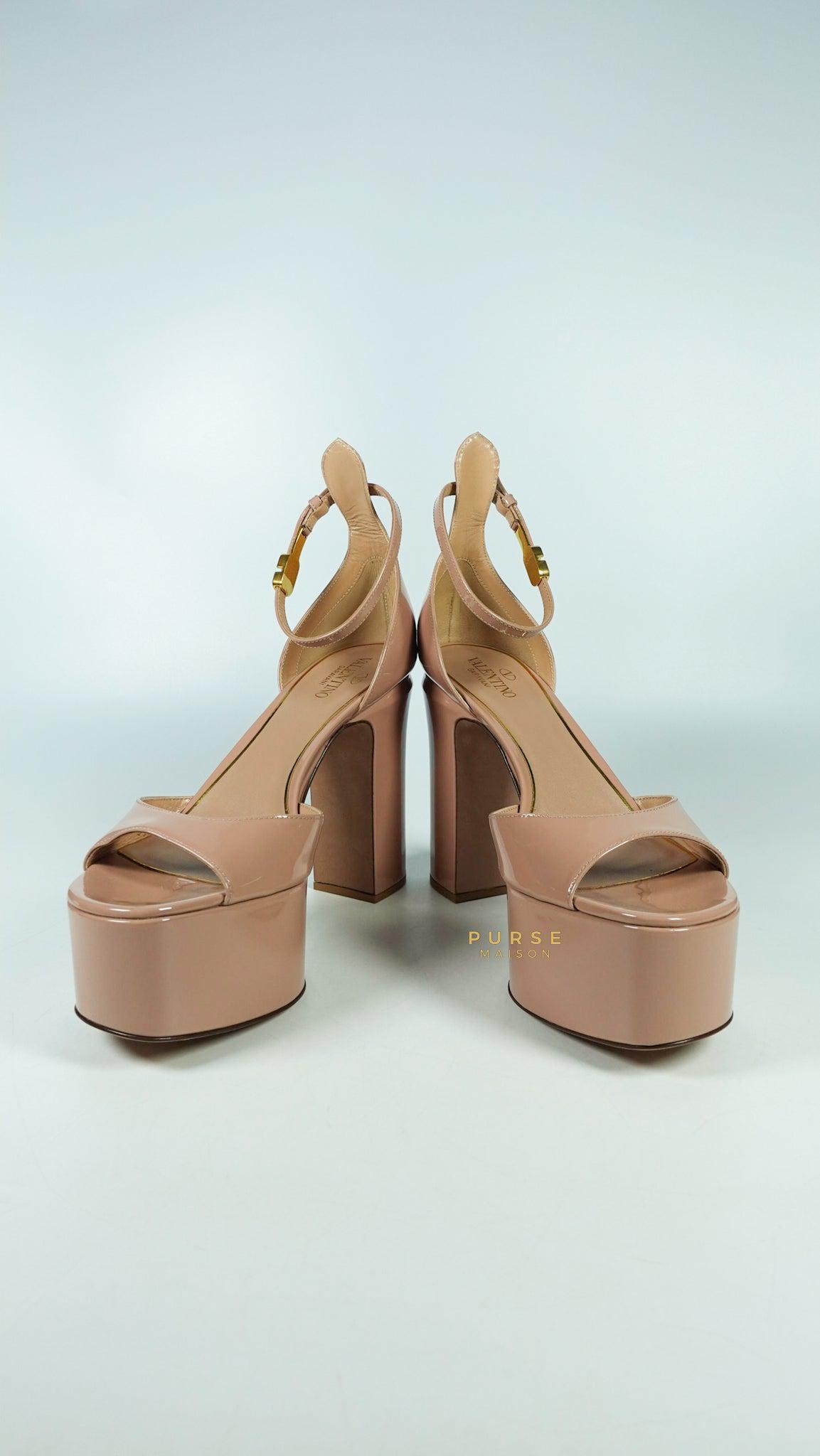 Tan hot sale valentino sandals