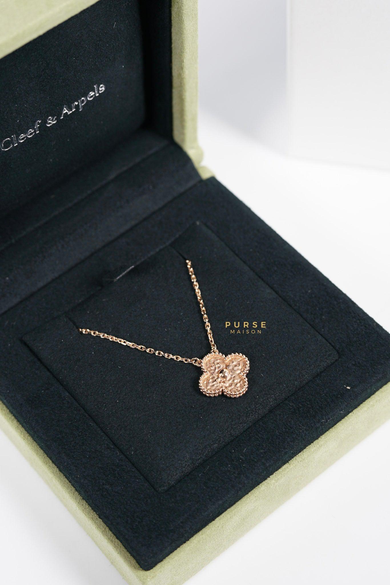 Van Cleef & Arpels 2021 Limited Edition Vintage Alhambra Necklace - 18K  Rose Gold Pendant Necklace, Necklaces - VAC28715