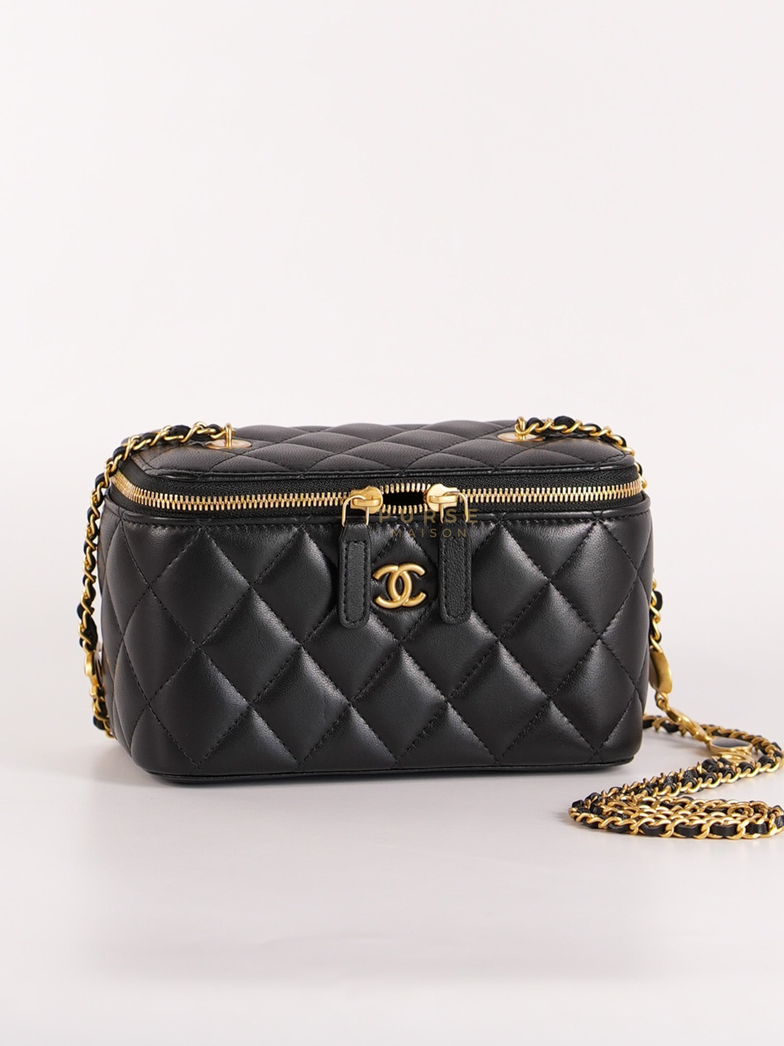 Vanity Case Black in Lambskin Leather and Aged Gold Heart Chain Strap (Microchip) | Purse Maison Luxury Bags Shop