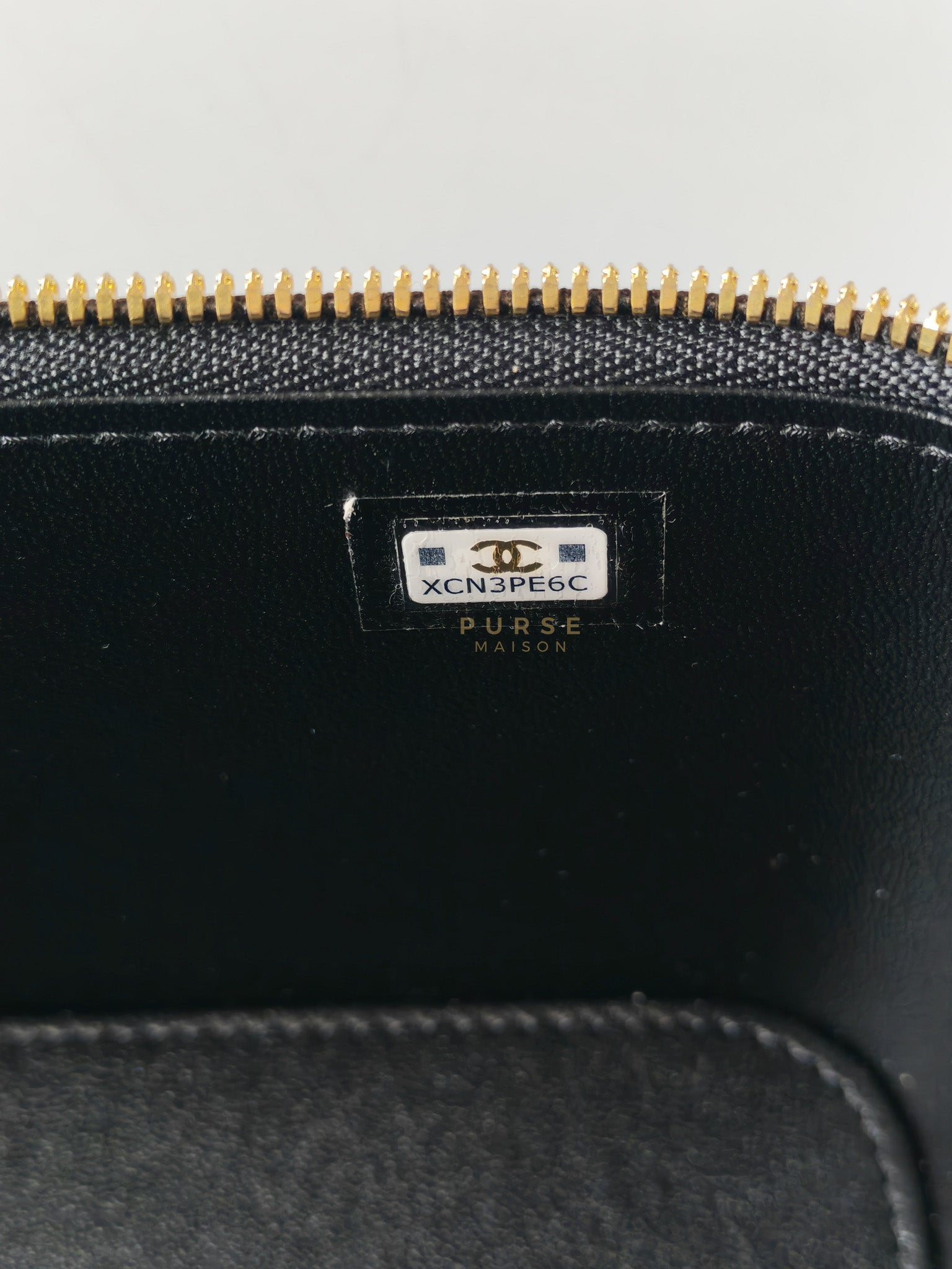 Vanity Case Black in Lambskin Leather and Aged Gold Heart Chain Strap (Microchip) | Purse Maison Luxury Bags Shop