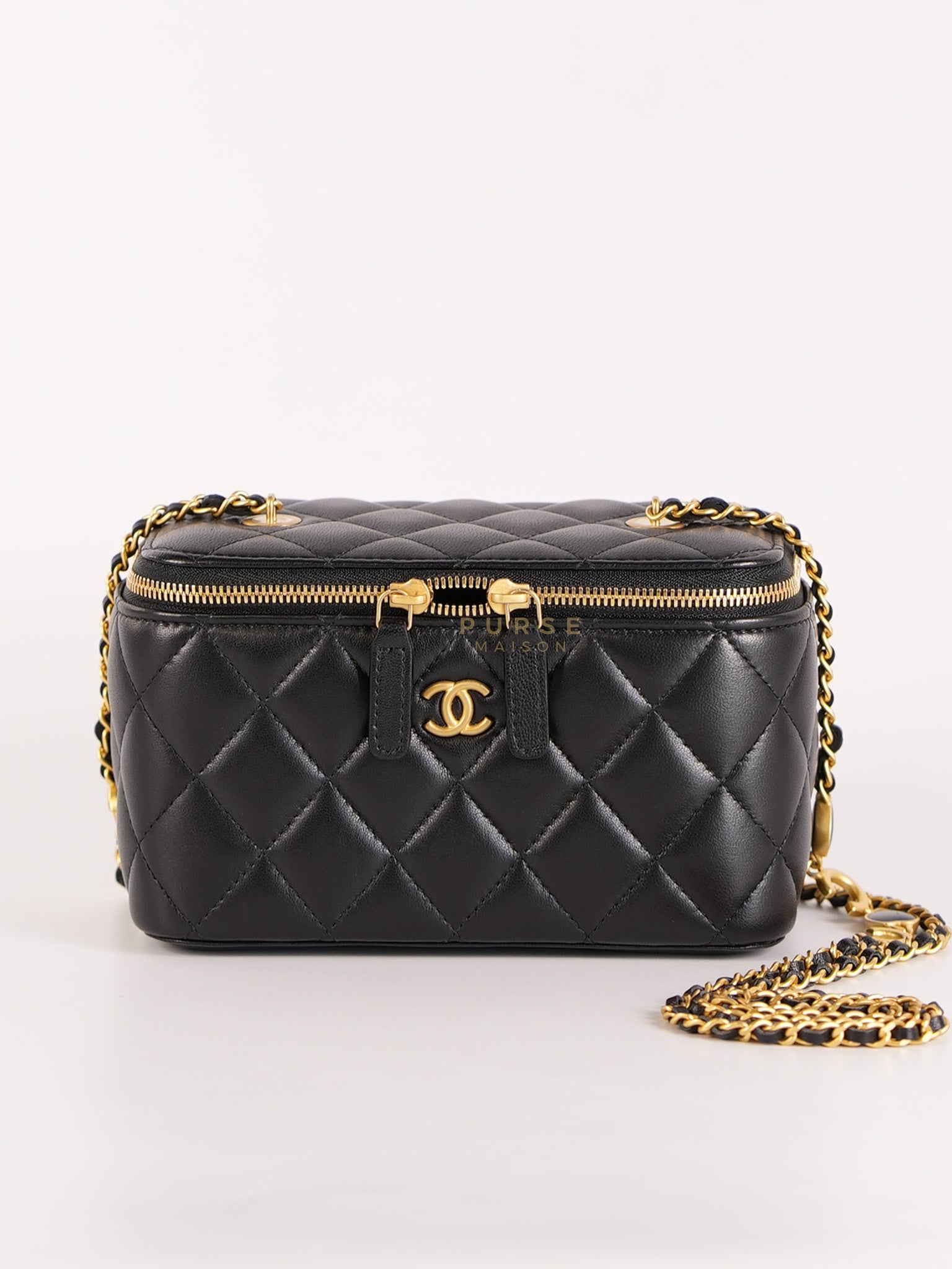 Vanity Case Black in Lambskin Leather and Aged Gold Heart Chain Strap (Microchip) | Purse Maison Luxury Bags Shop