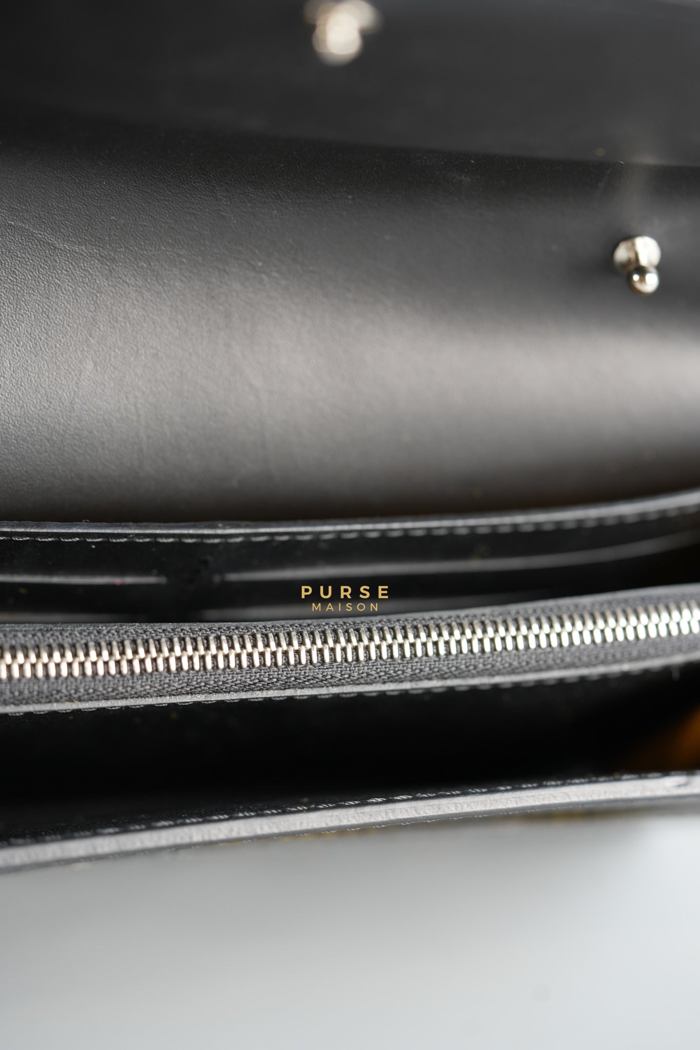 Varenne Wallet on Chain in Noir | Purse Maison Luxury Bags Shop