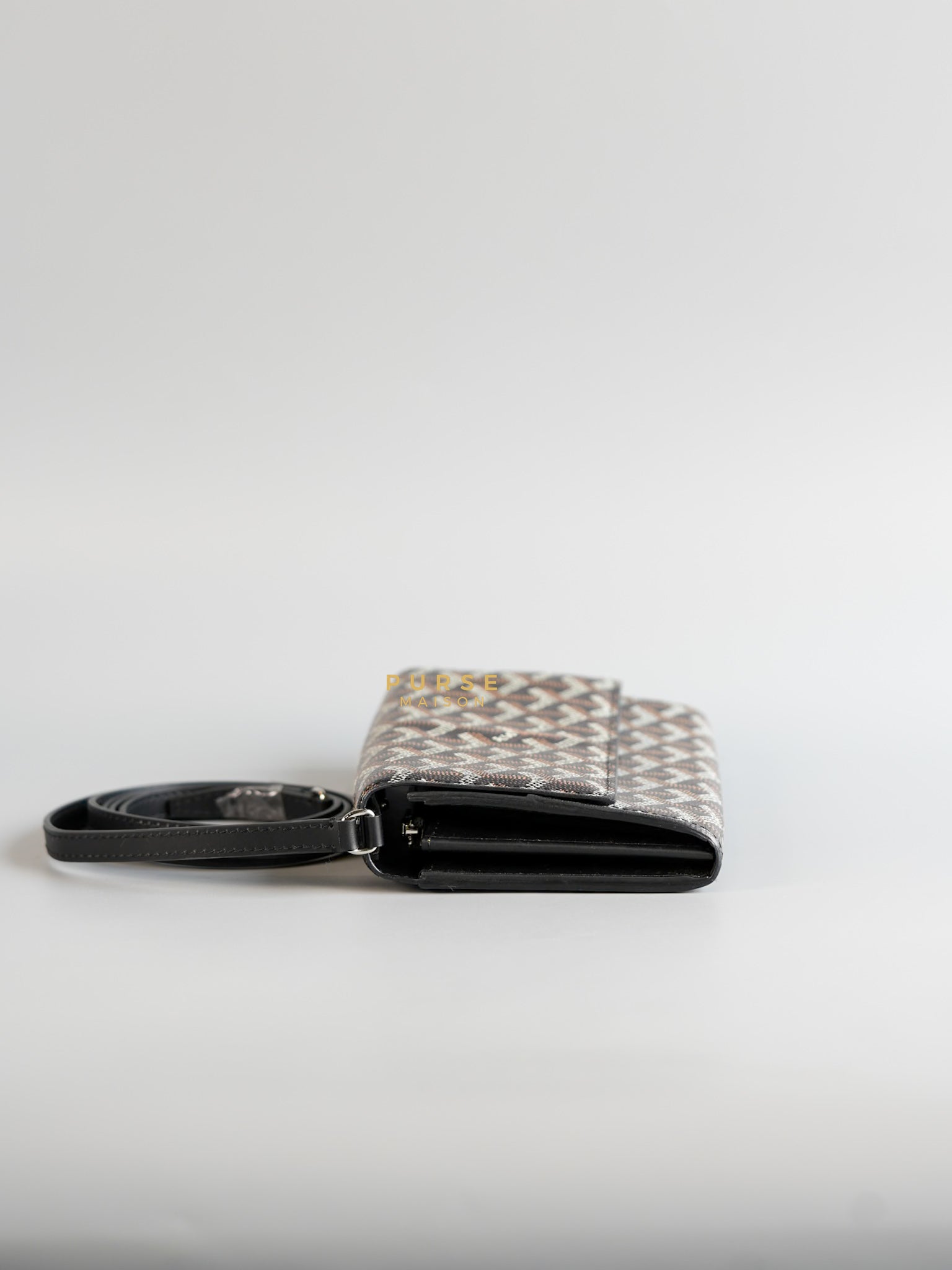 Varenne Wallet on Chain in Noir | Purse Maison Luxury Bags Shop