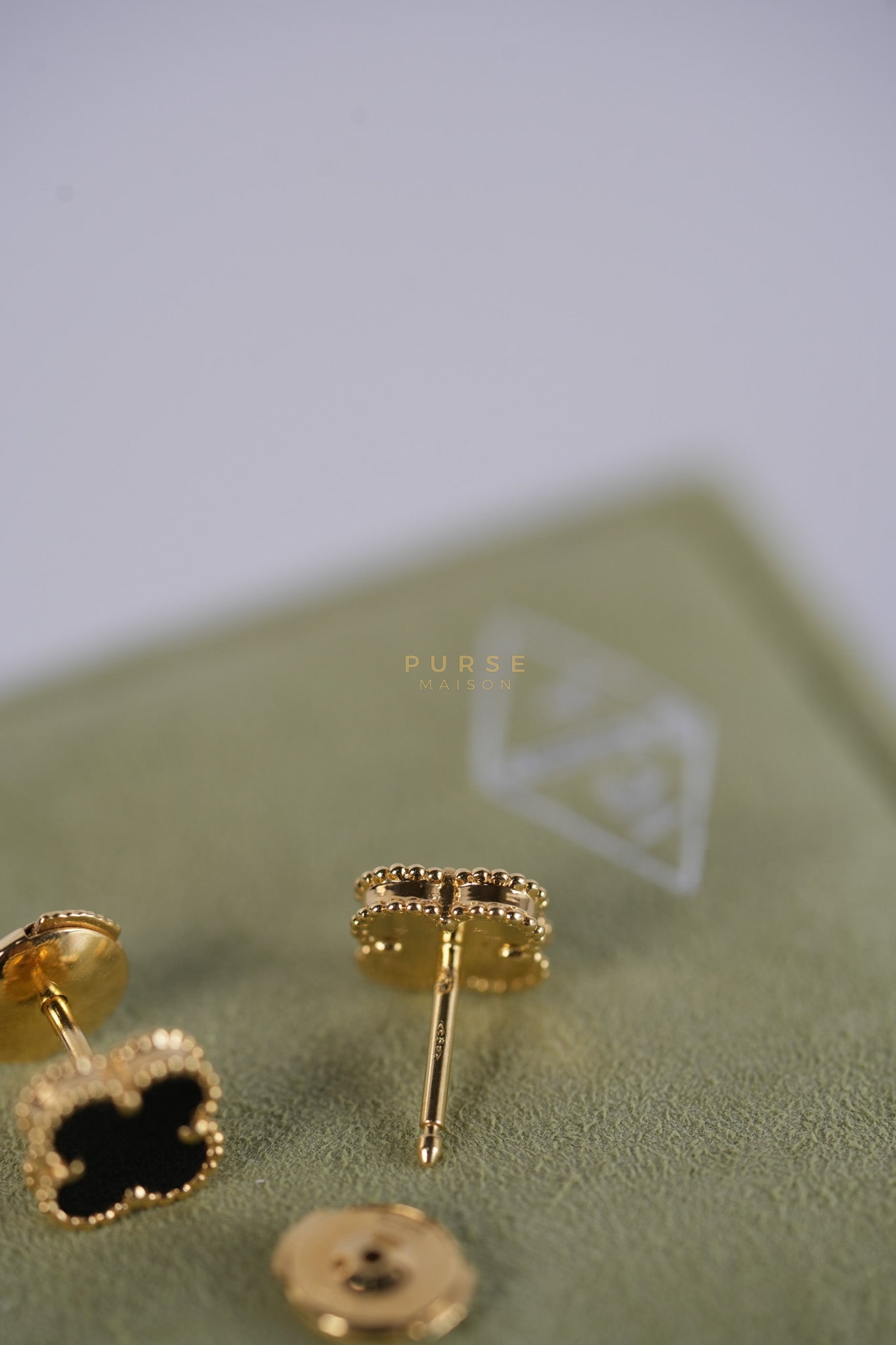 VCA Sweet Alhambra Earstuds 18K Yellow Gold, Onyx | Purse Maison Luxury Bags Shop