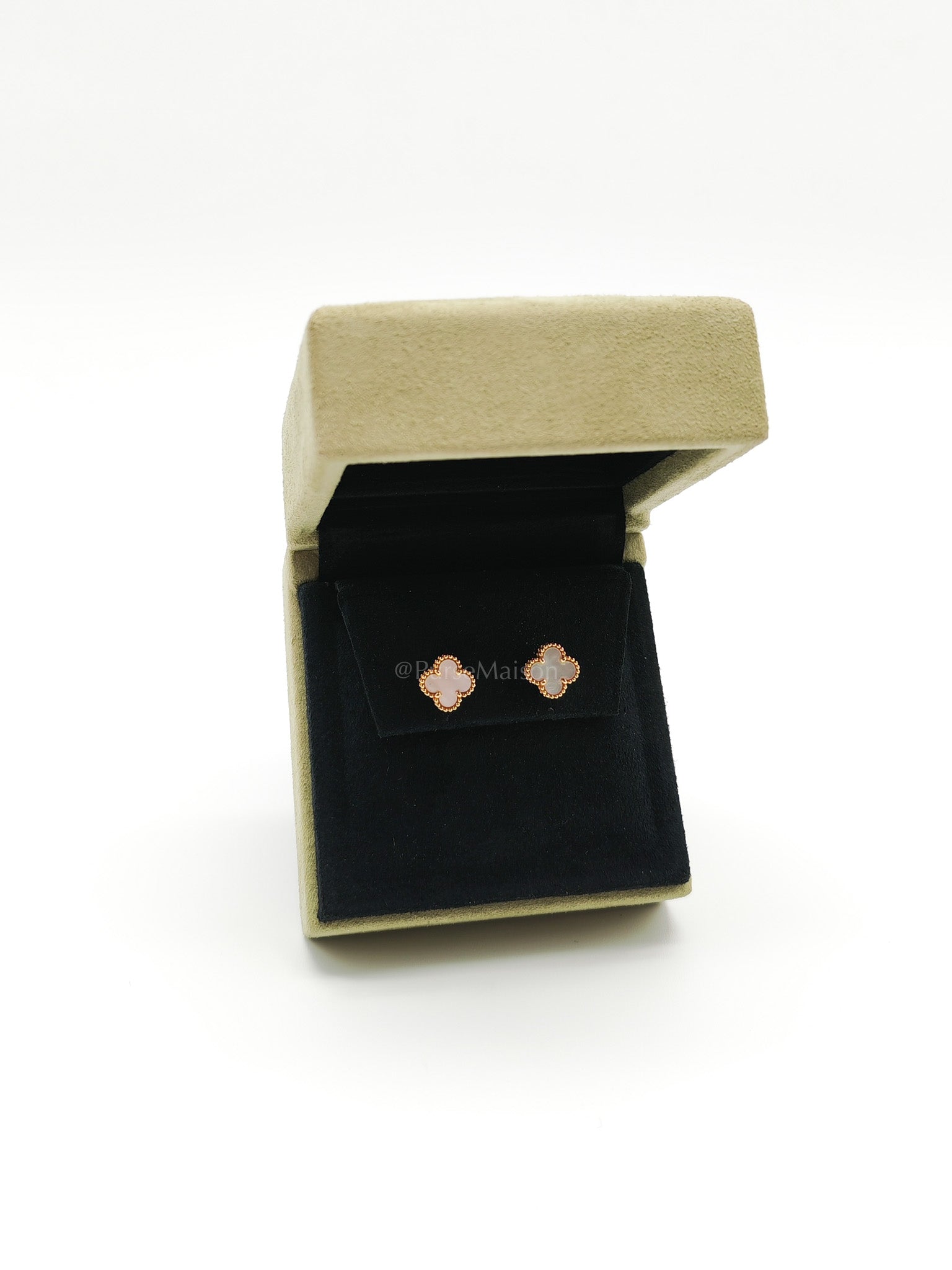 Sweet Alhambra White Mother of Pearl Earrings Year 2017 | Purse Maison Luxury Bags Shop