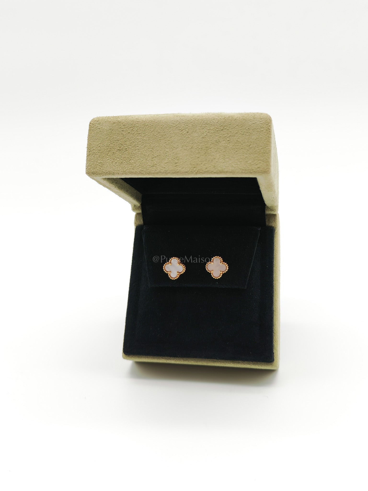 Sweet Alhambra White Mother of Pearl Earrings Year 2017 | Purse Maison Luxury Bags Shop